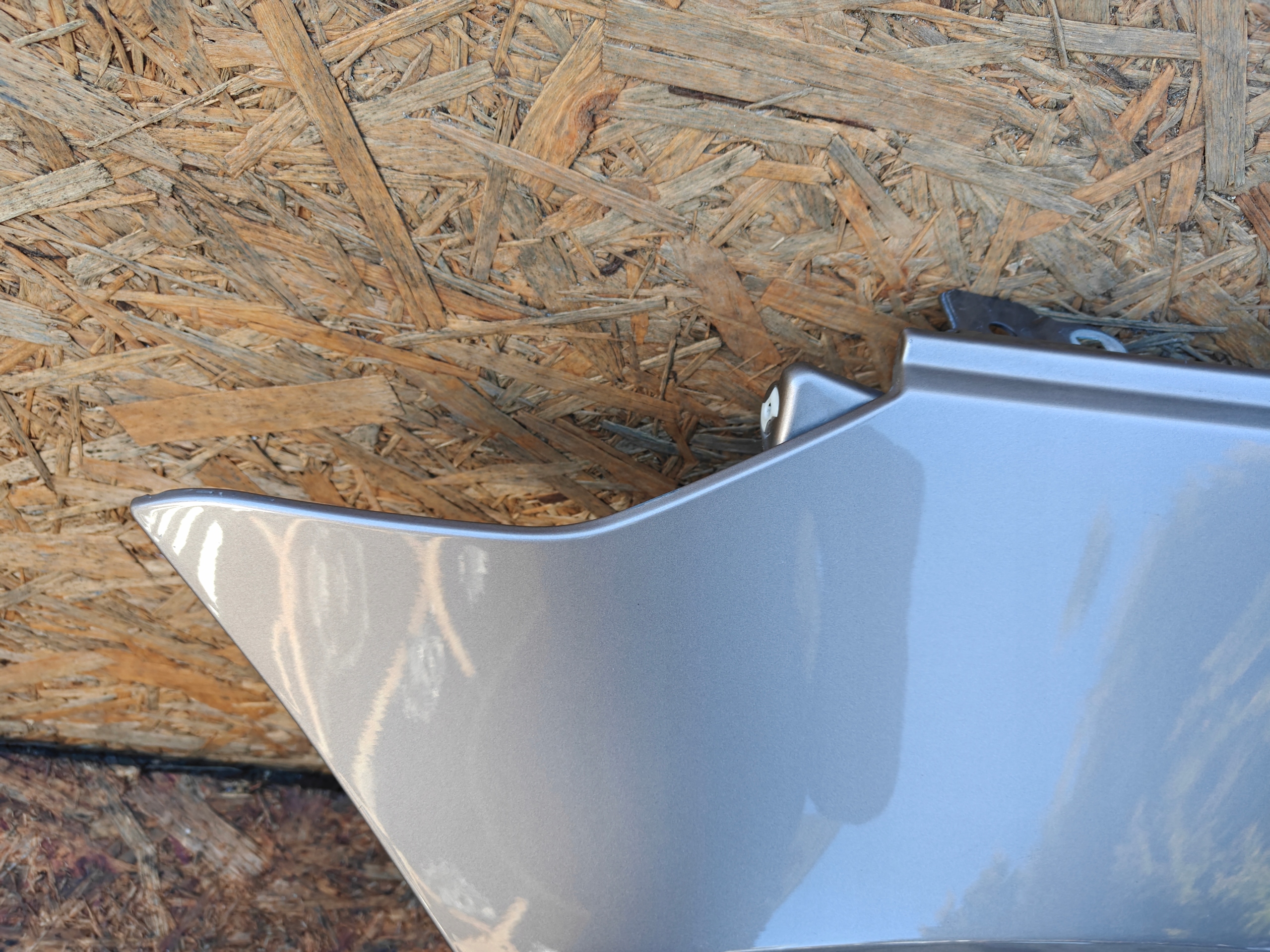 fender left front LAND ROVER DISCOVERY V L462