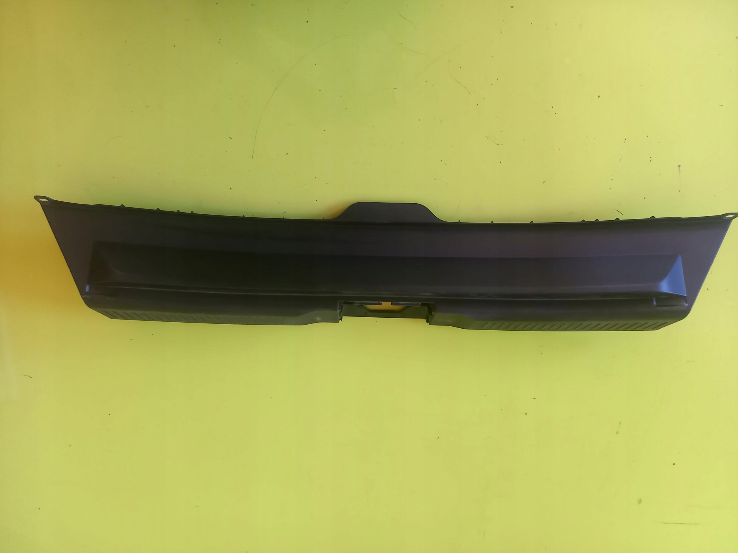 OSŁONA NAKŁADKA PASA TYLNEGO SUZUKI SX4 S-CROSS 13R