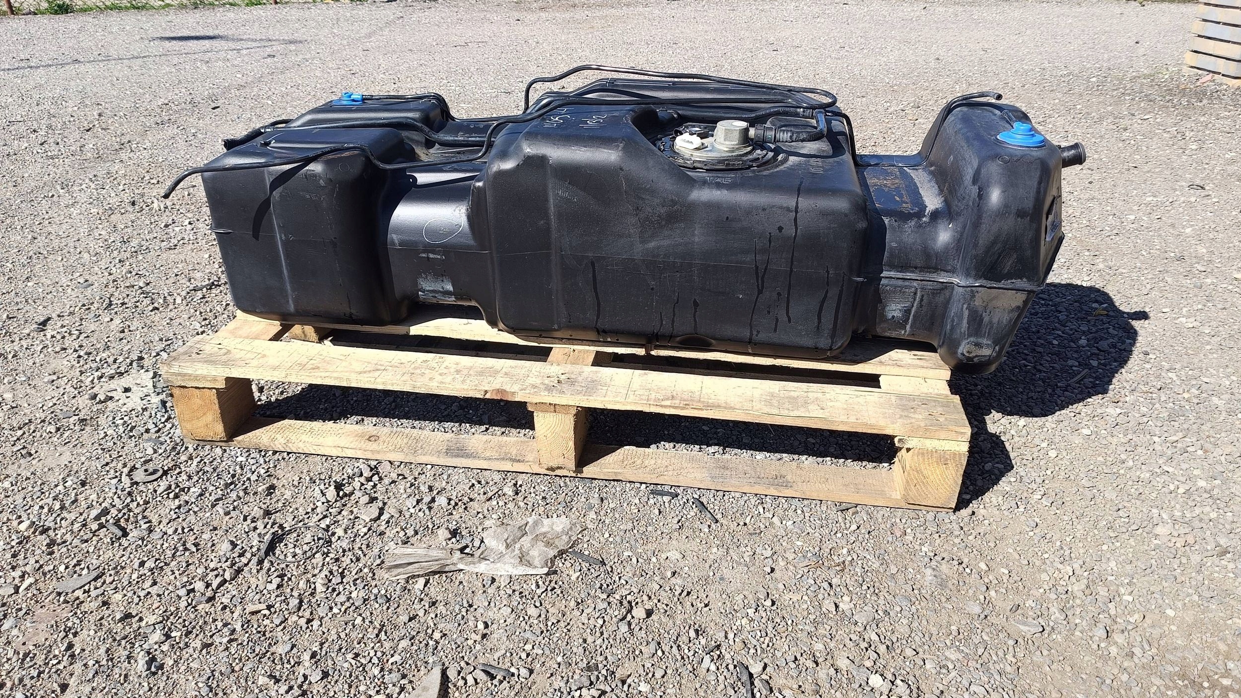 spremnik rezervoar goriva kompletan Hummer H2 2003