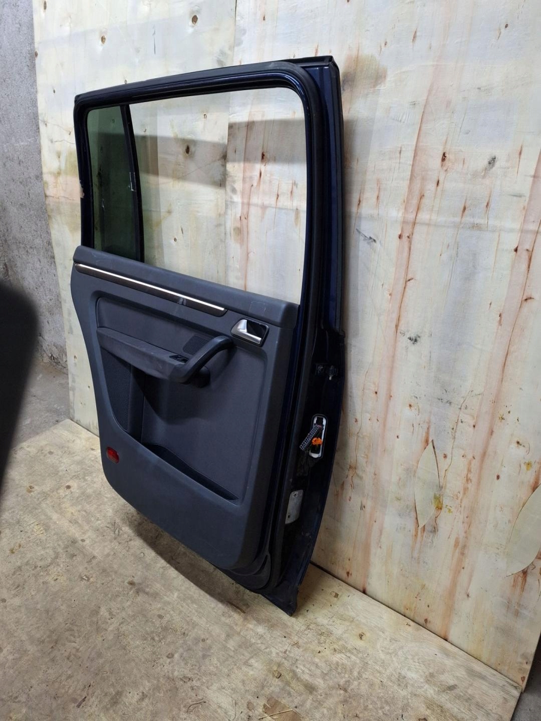 door rear part left side Volkswagen Touran 2nd facelift 2011