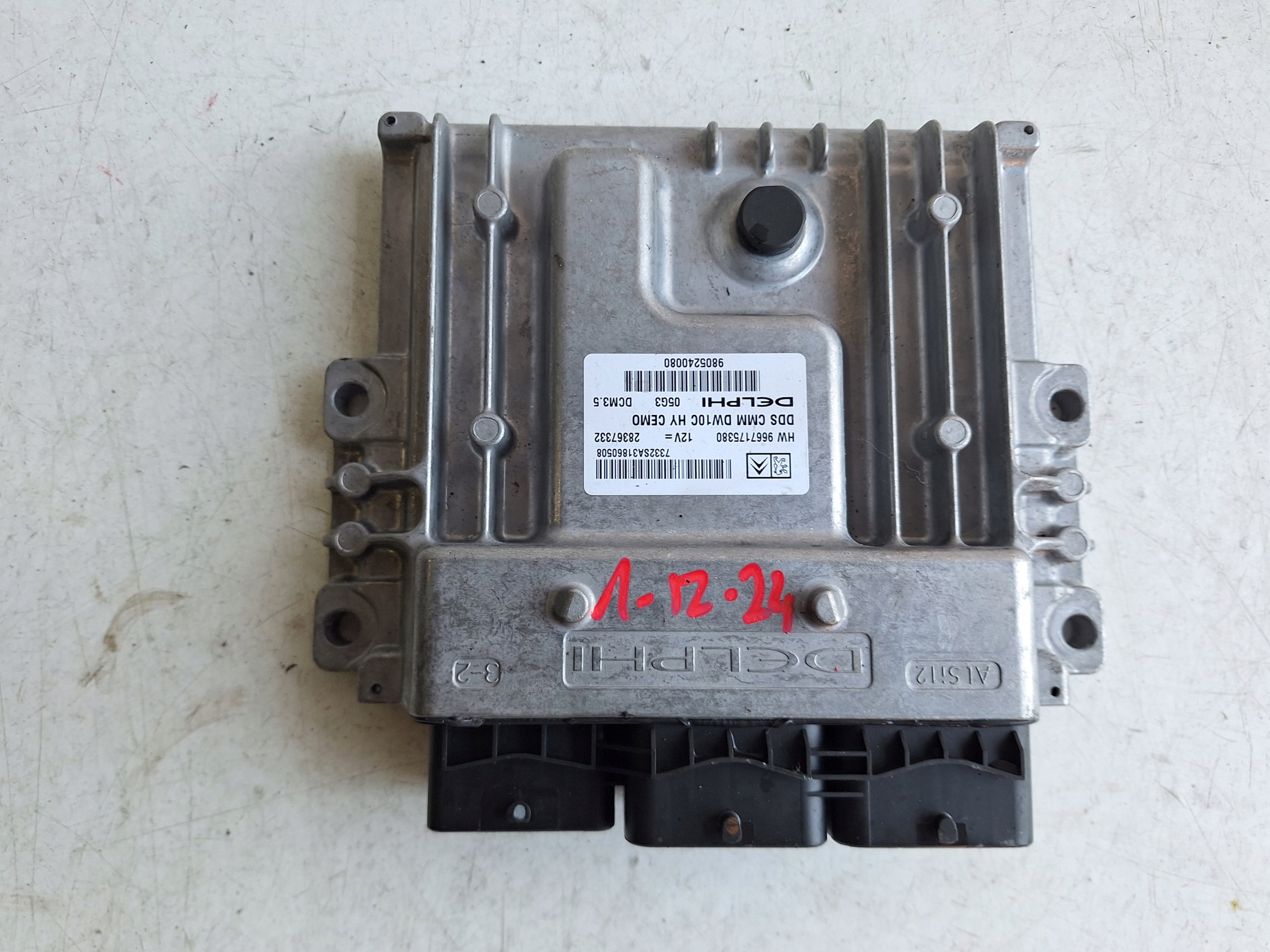 computer control unit of the engine PEUGEOT 9667175380 DELPHI 9805240080