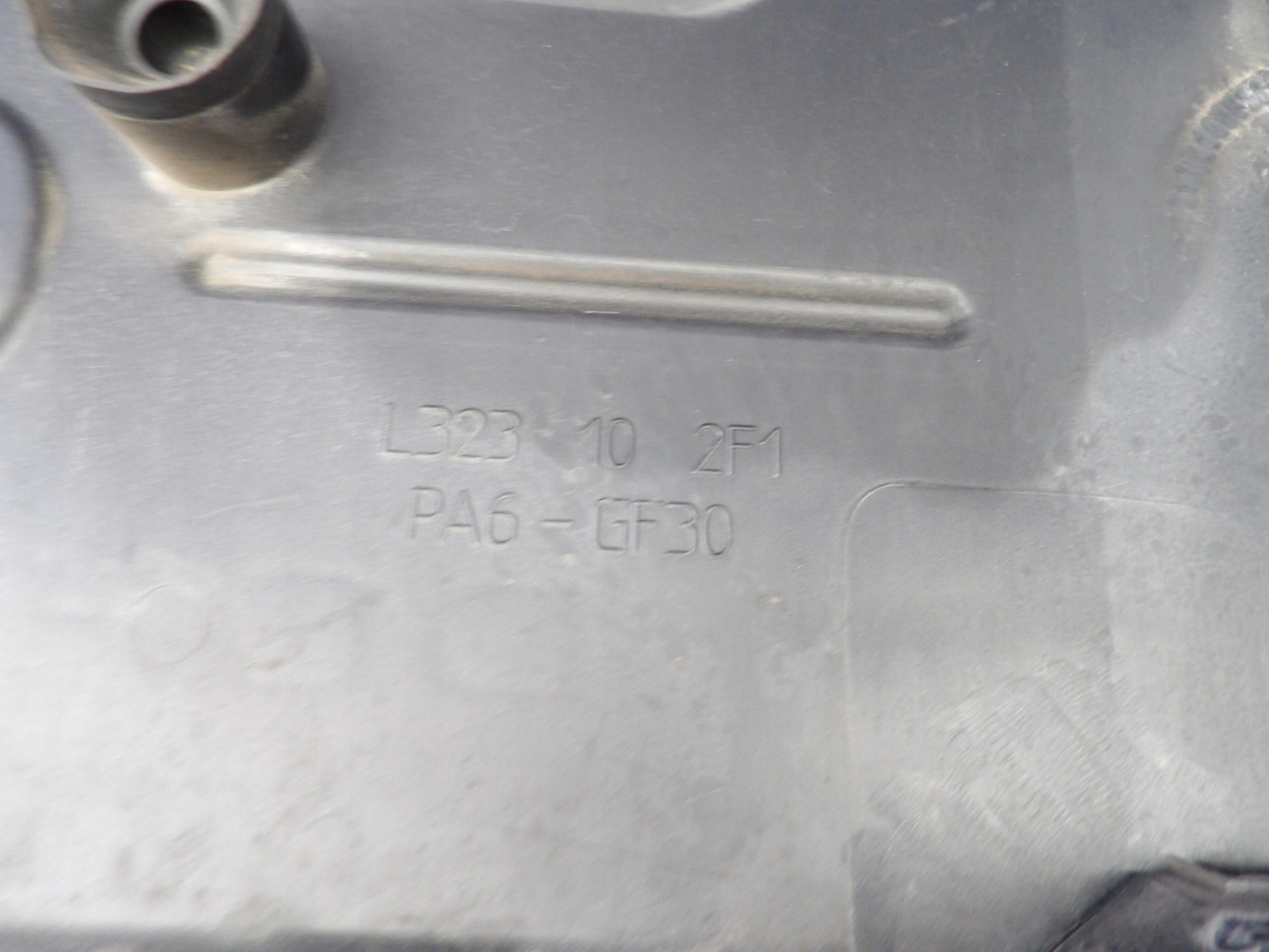 Mazda 6 and motor cover upper 1,8B L323 10 2F1