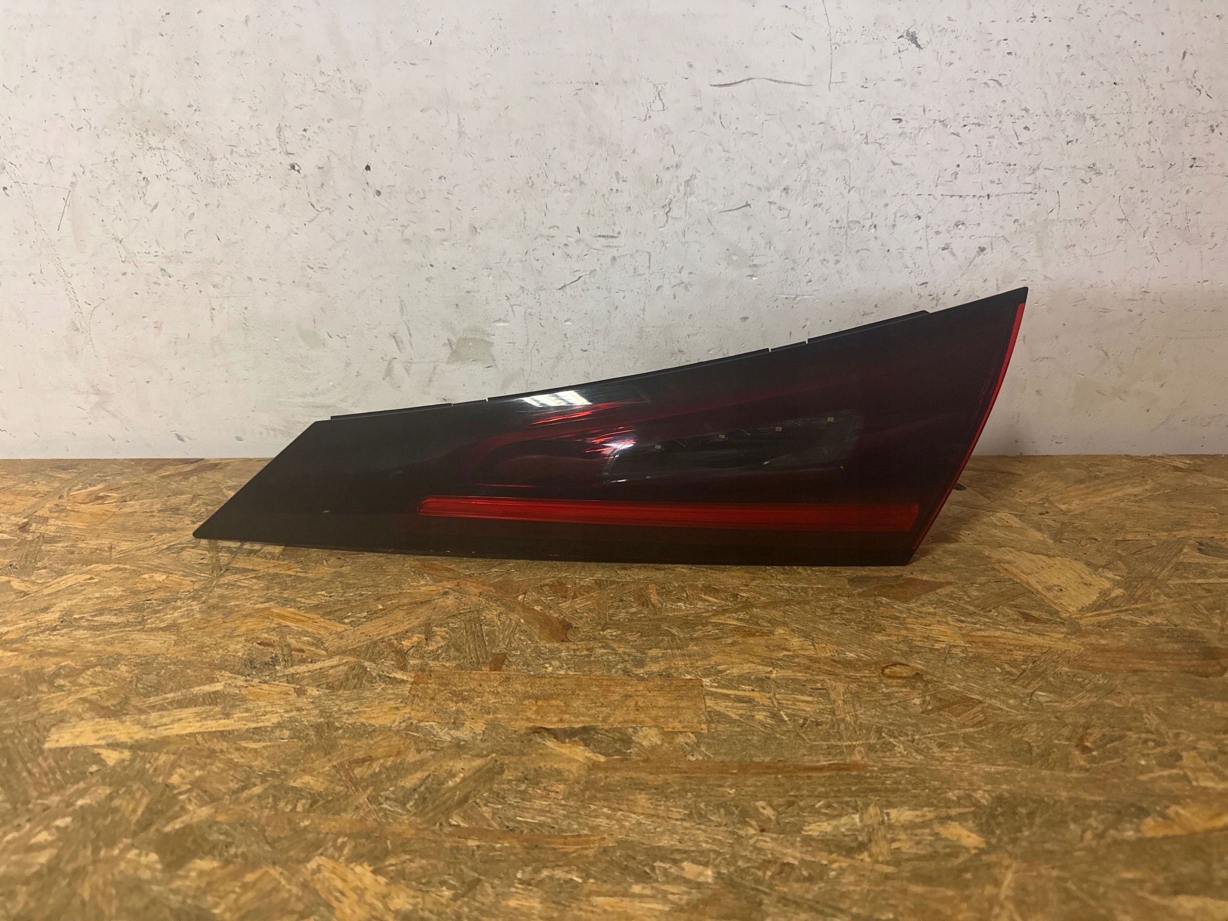 фонарь в крышке MERCEDES W254