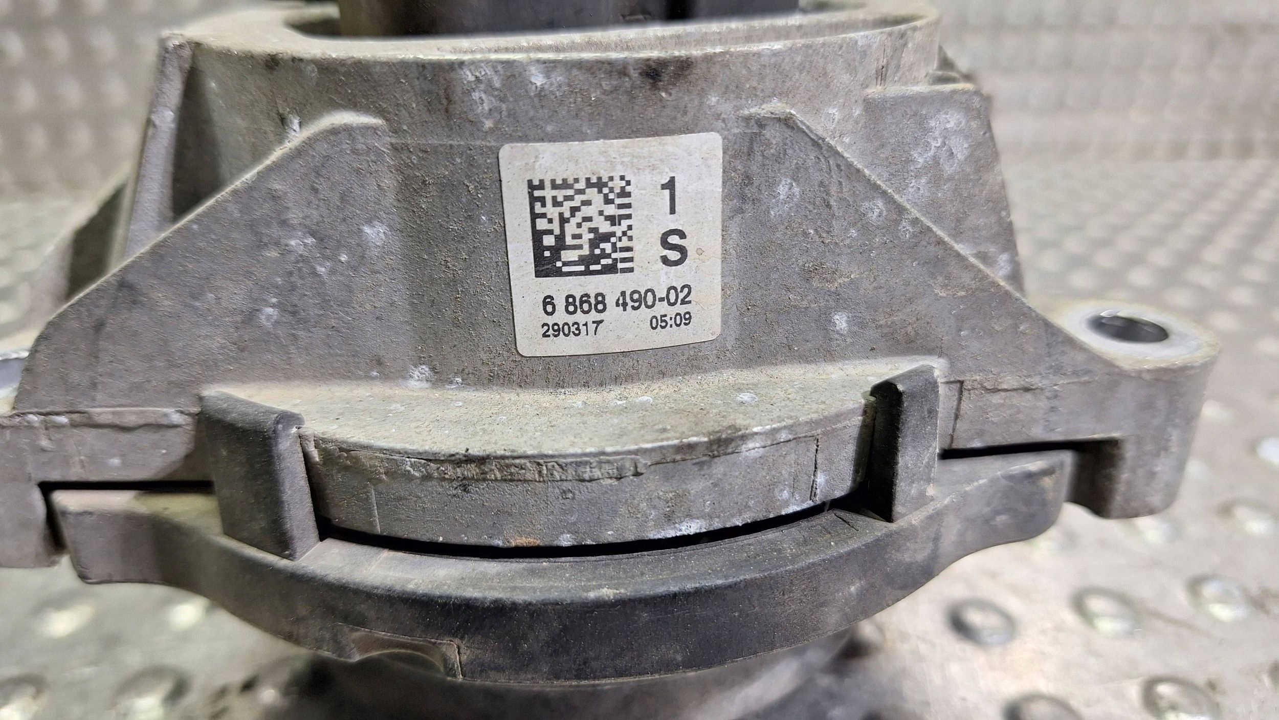 engine mount right 6868490 BMW X3 F25 X4 F26