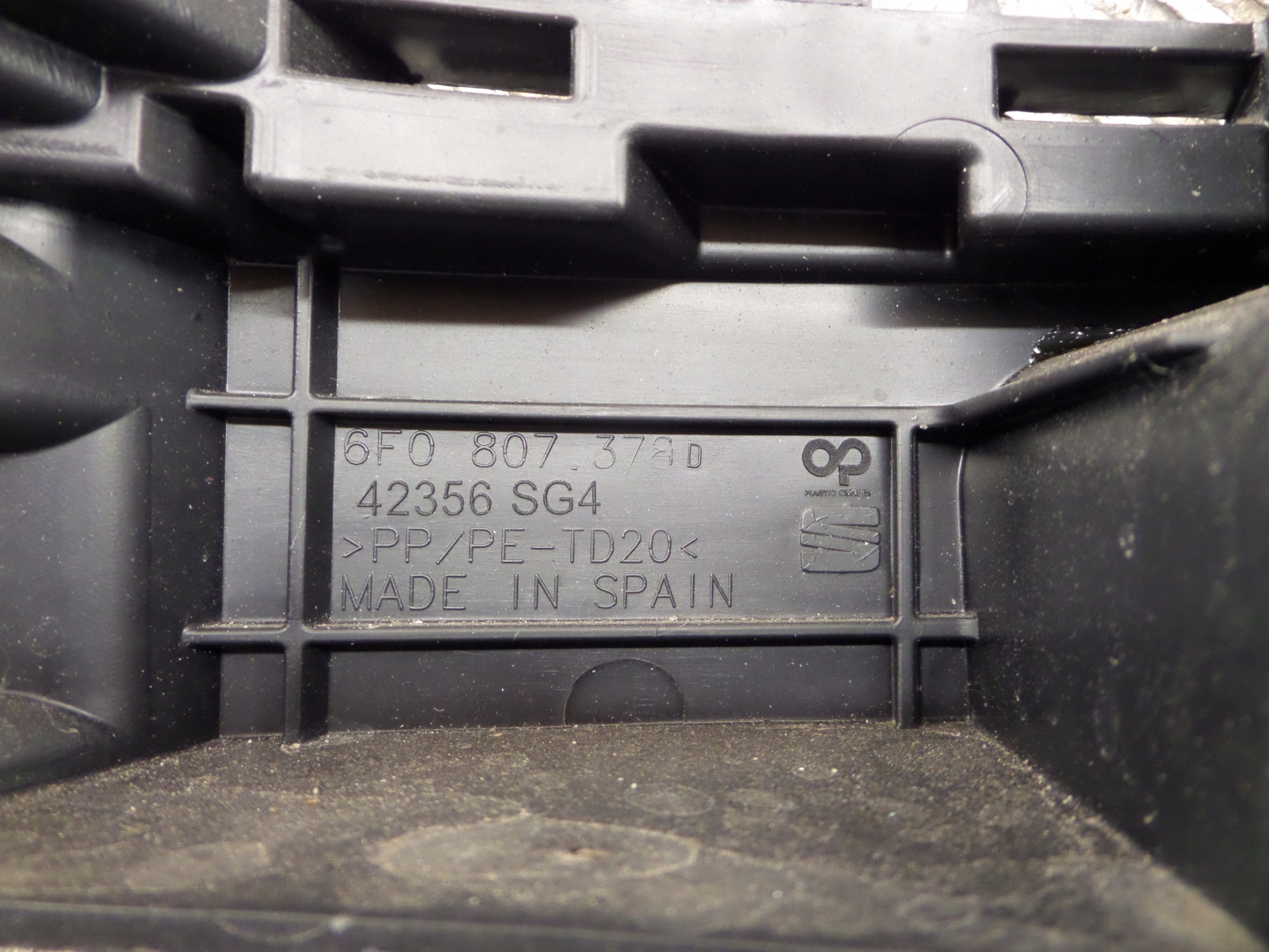 bumper bracket right rear part SEAT IBIZA V 6F0807378