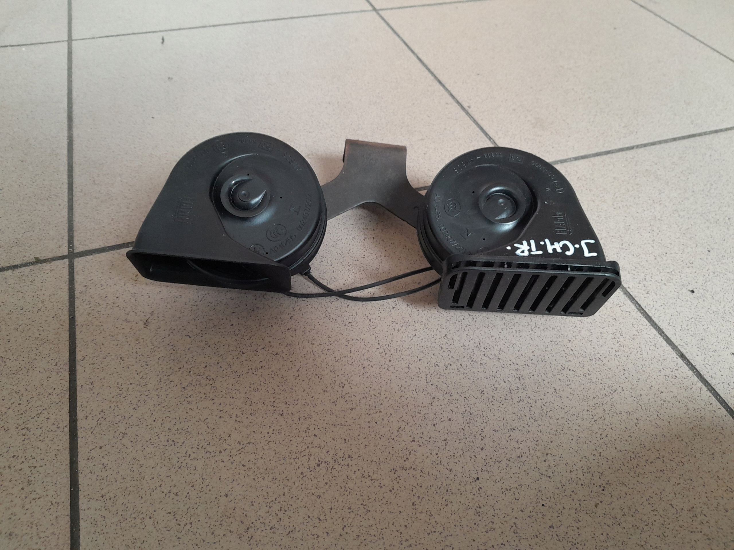 JEEP CHEROKEE TRAILHAWK KL V 2015R KLAKSON SYGNAŁ DŹWIKOWY KOMPLET