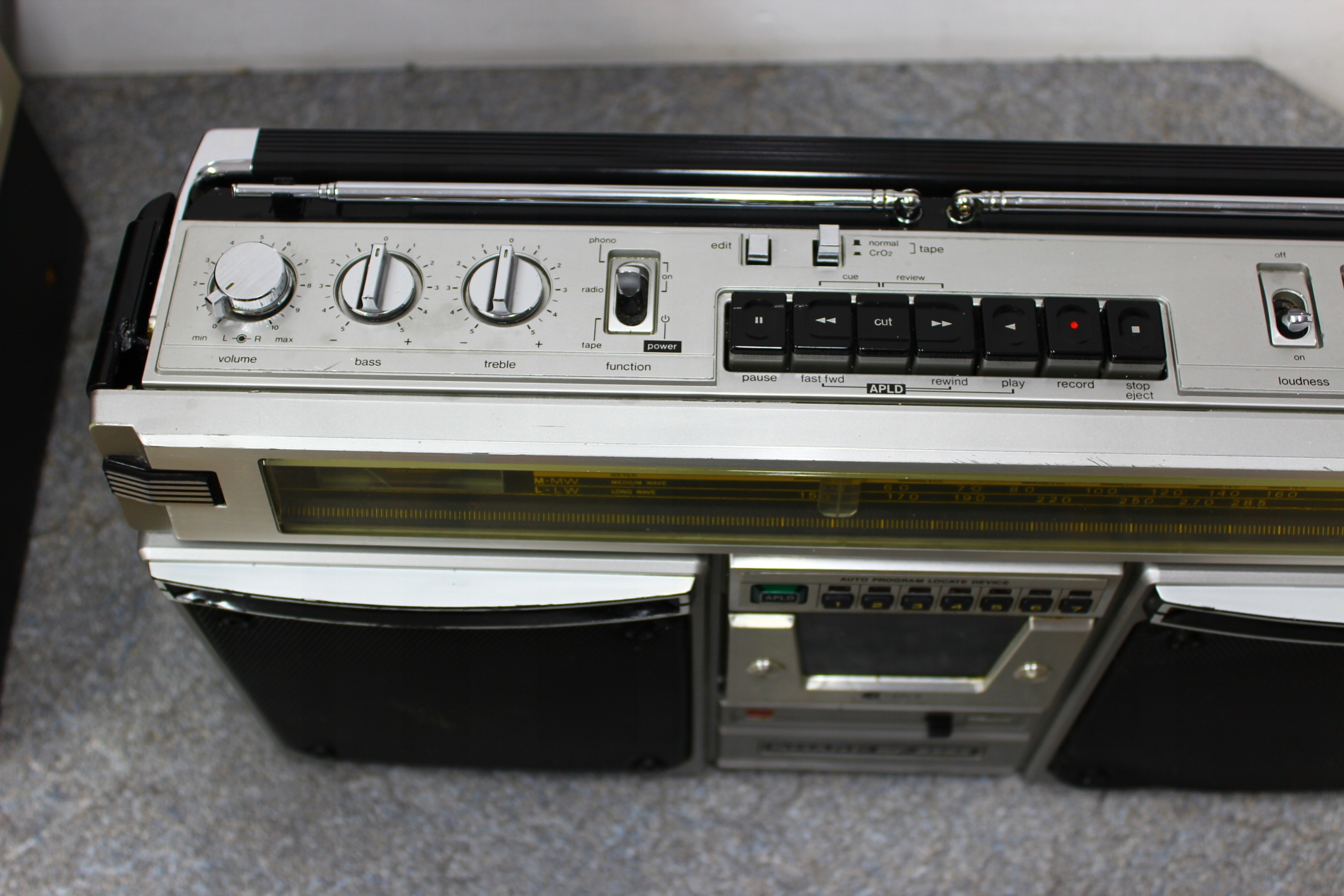 SHARP GF-8585 Ghettoblaster / Radioodtwarzacz Kod producenta 87654