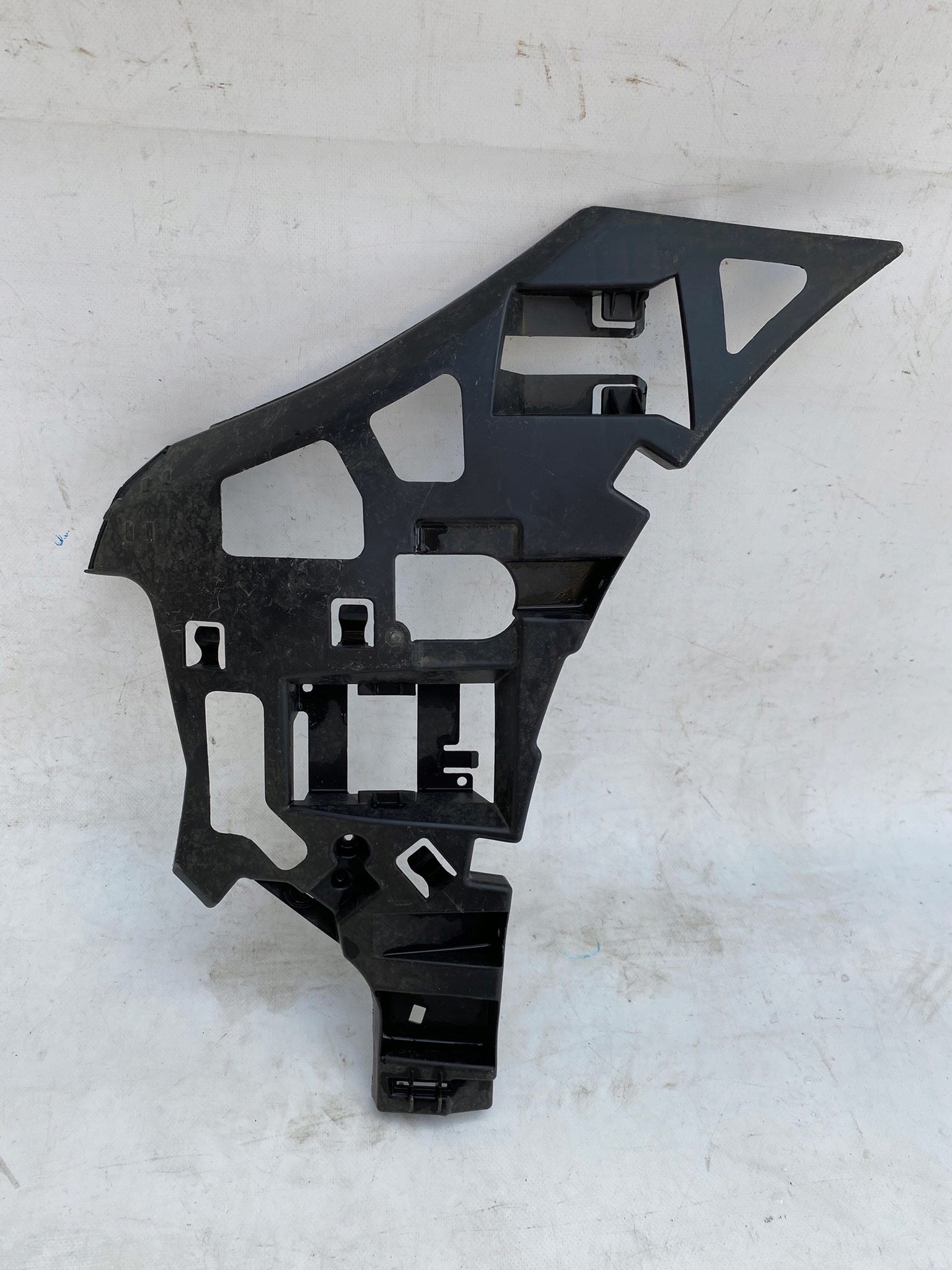 MERCEDES S-KLASA W222 13- bumper bracket front left A2228850365