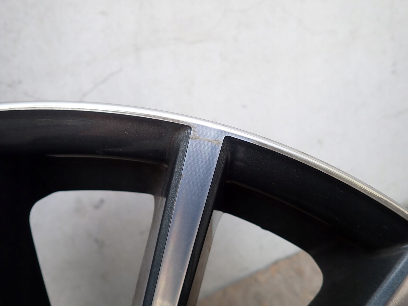 disk hliníkový AUDI A4 B9 19 8,5J 5x112 ET 32 8W0601025AN