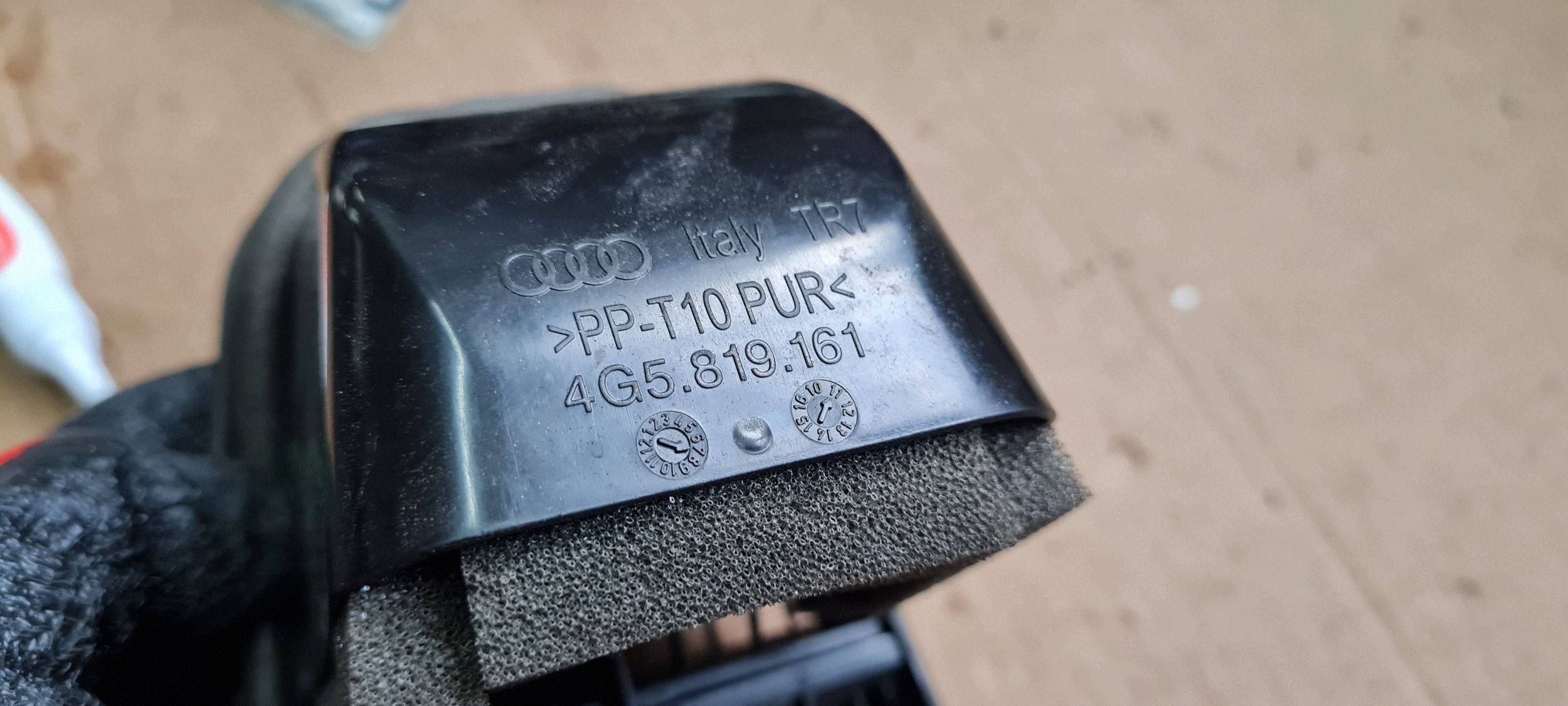 A6 C7 4G grid boot rear part left right sedan 4G5819161