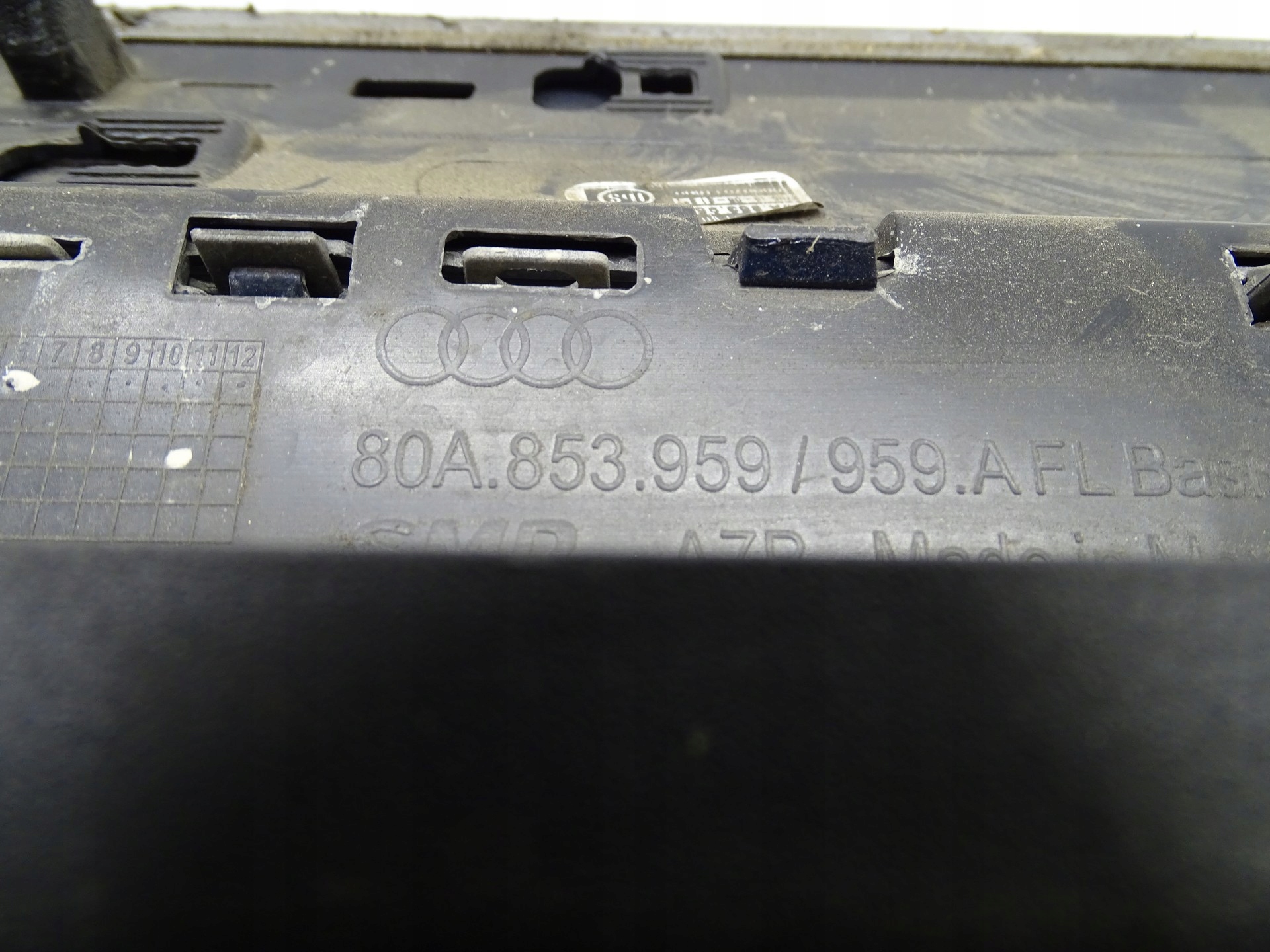 moulding door left front front AUDI Q5 80A853959A