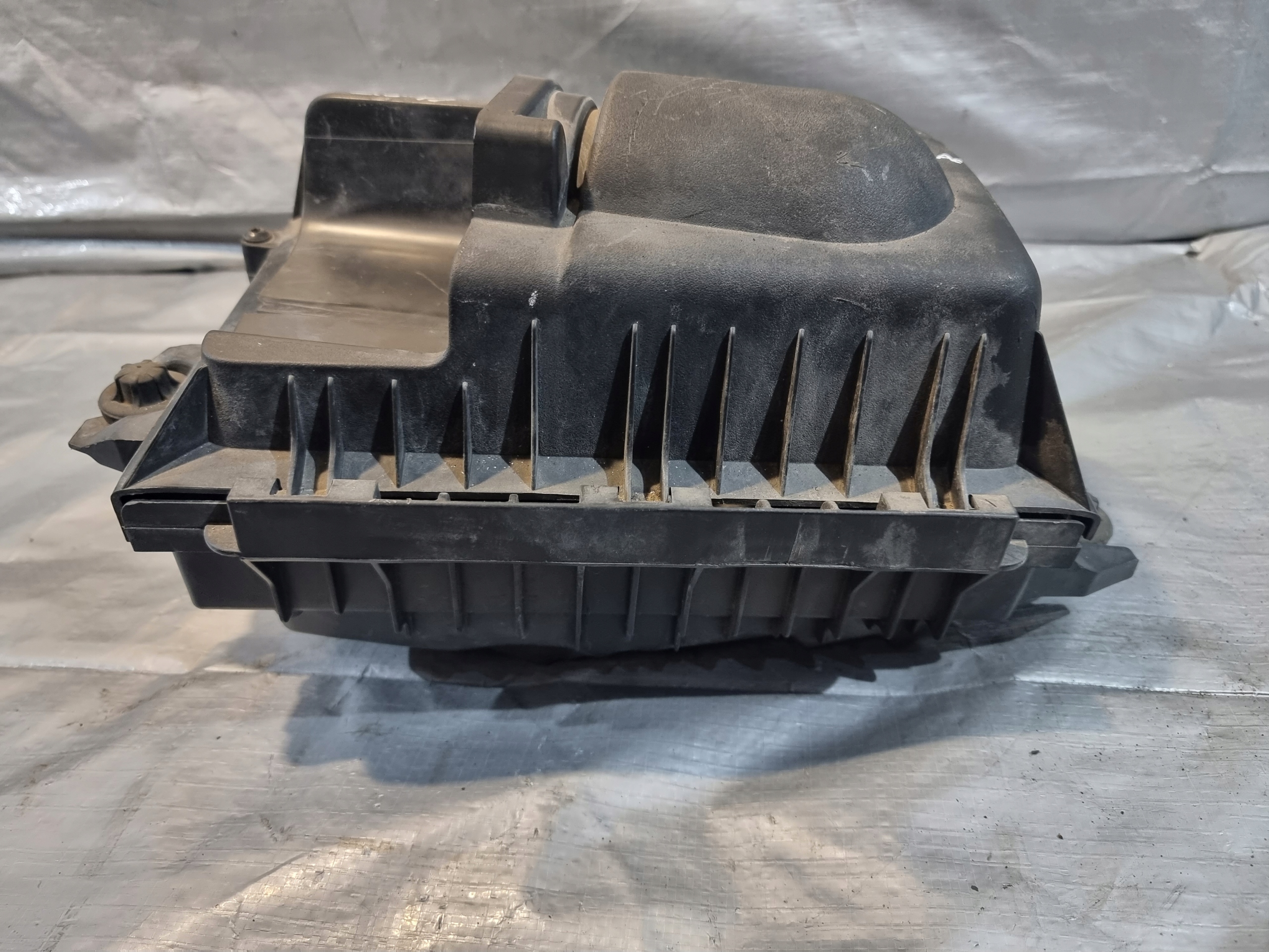 Gehäuse filter luft OE 8200760899 OPEL VIVARO A LIFT 2.0 CDTi