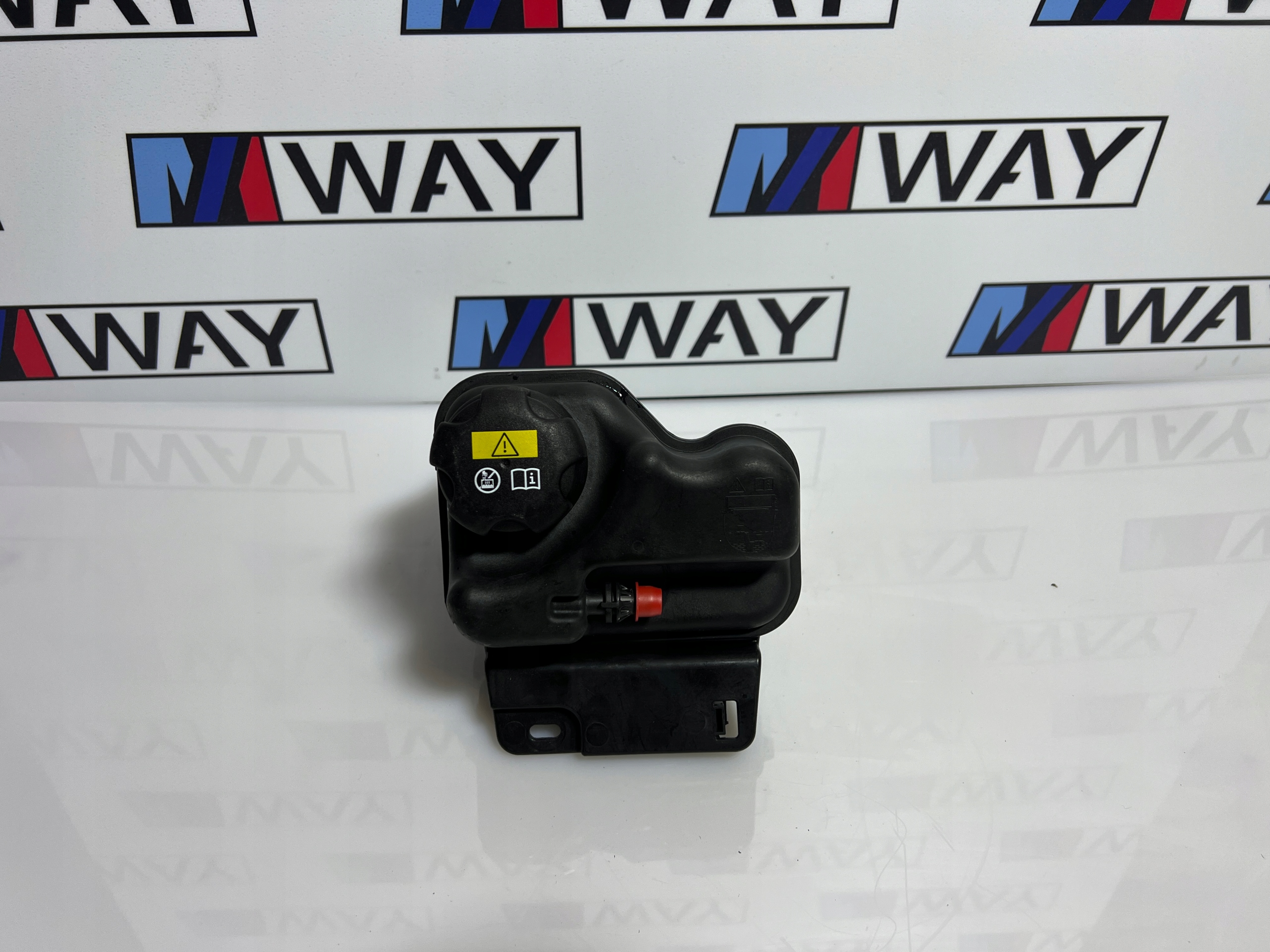 BMW F30 330e HYBRYDA water tank 8617048