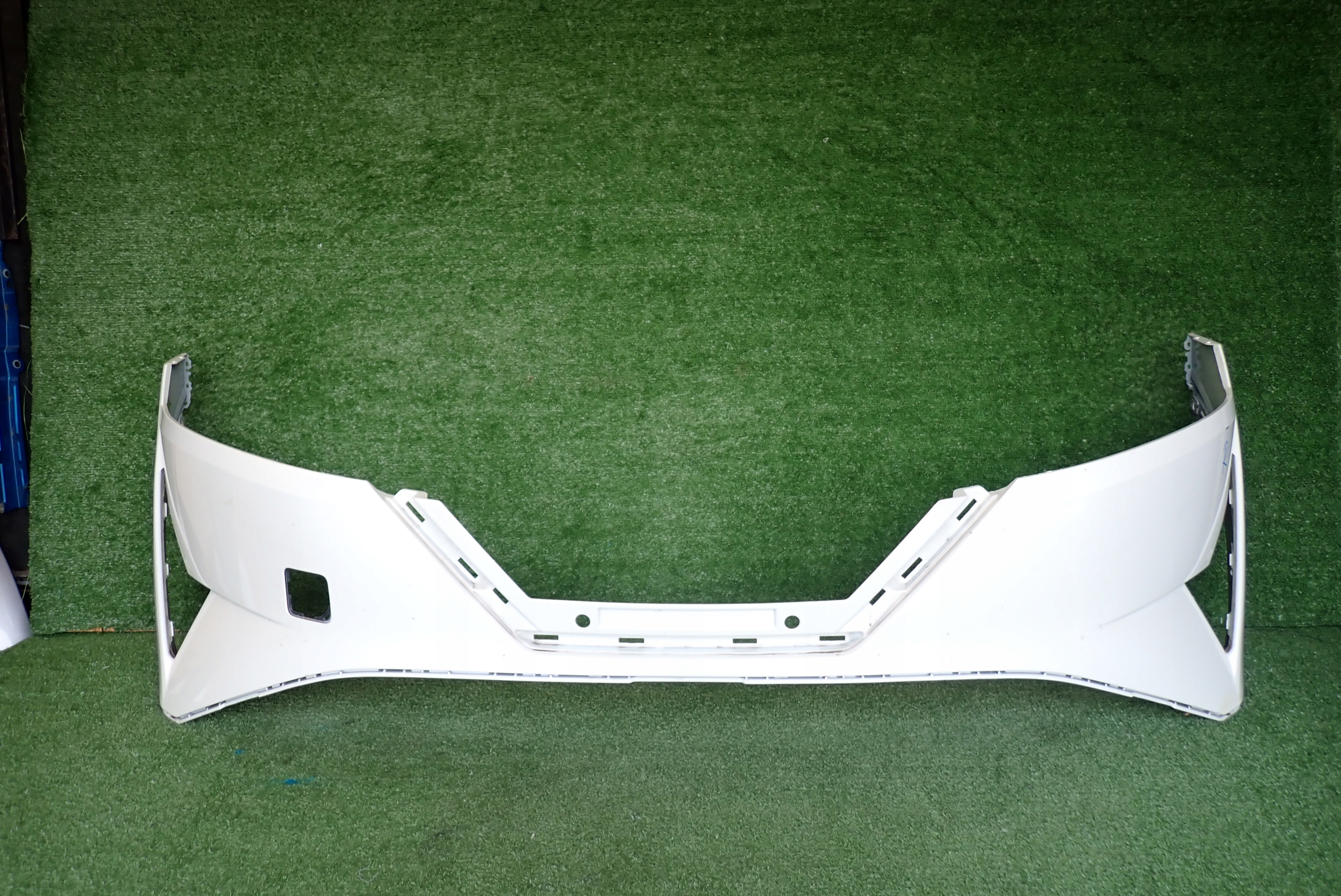 NISSAN QASHQAI III 23- Frontstoßstange vorne