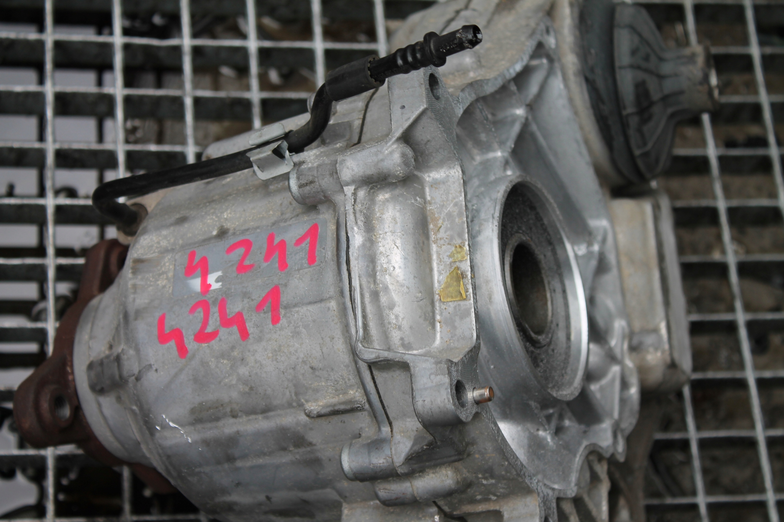 4241. REDUKTOR BMW 3,0 8747766