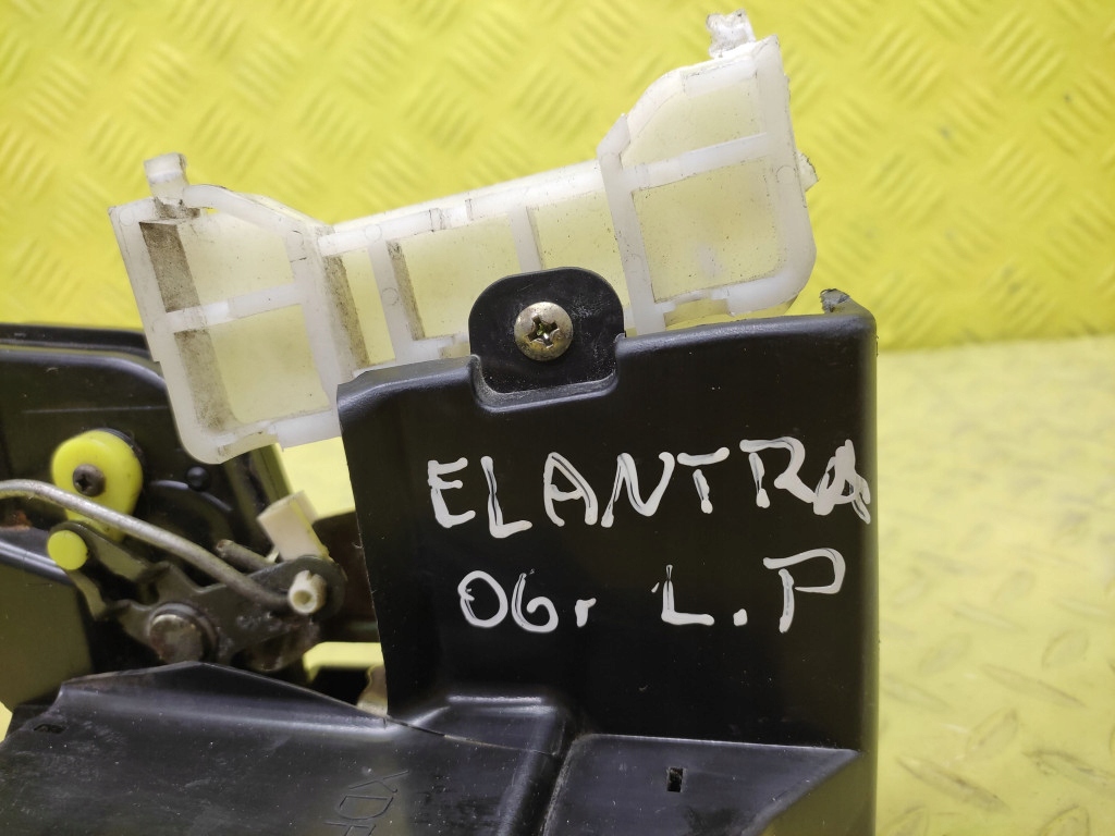 HYUNDAI ELANTRA III lock door left front