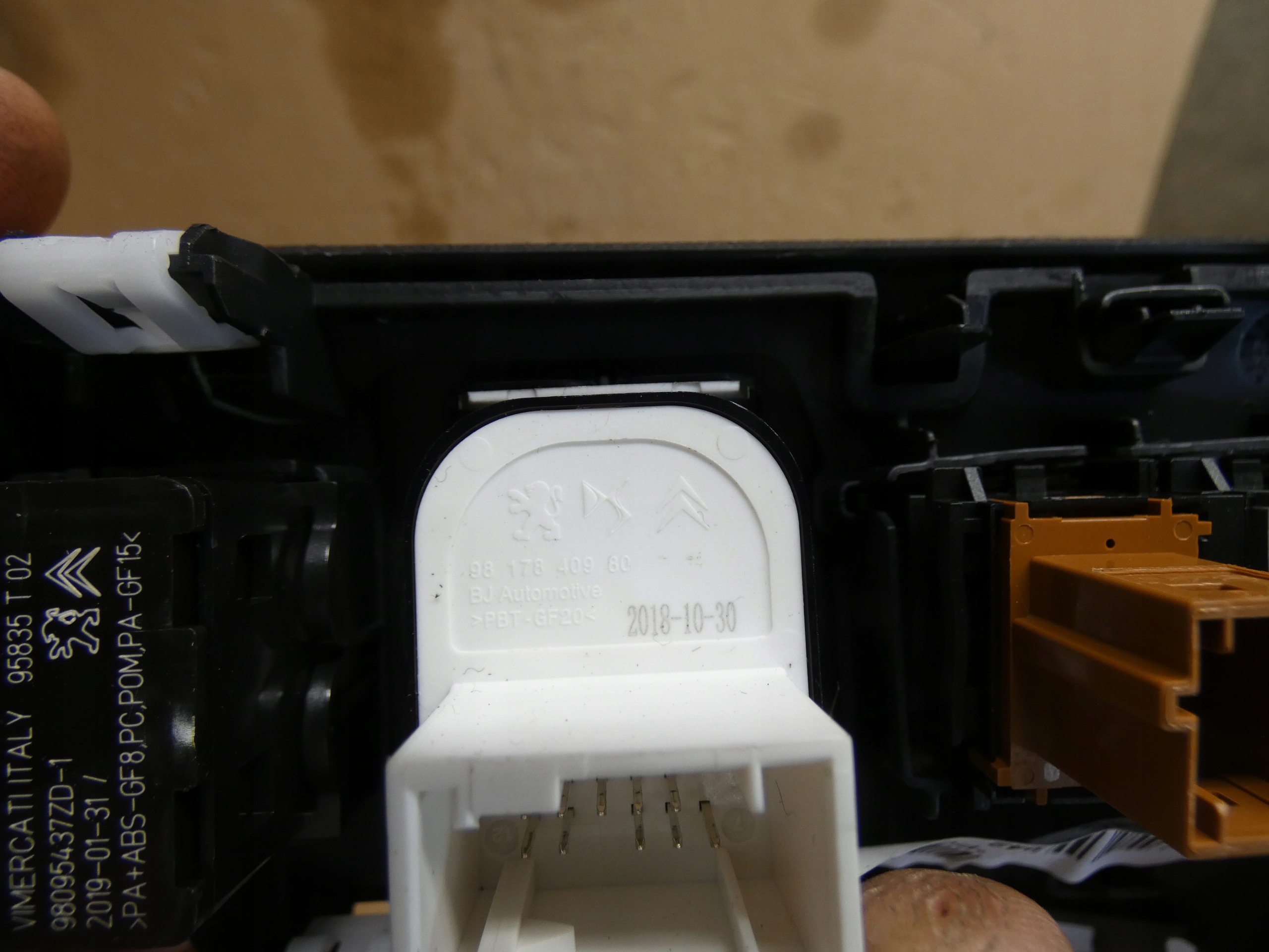 mirror control switch DS Automobiles 7 Crossback 9821274077