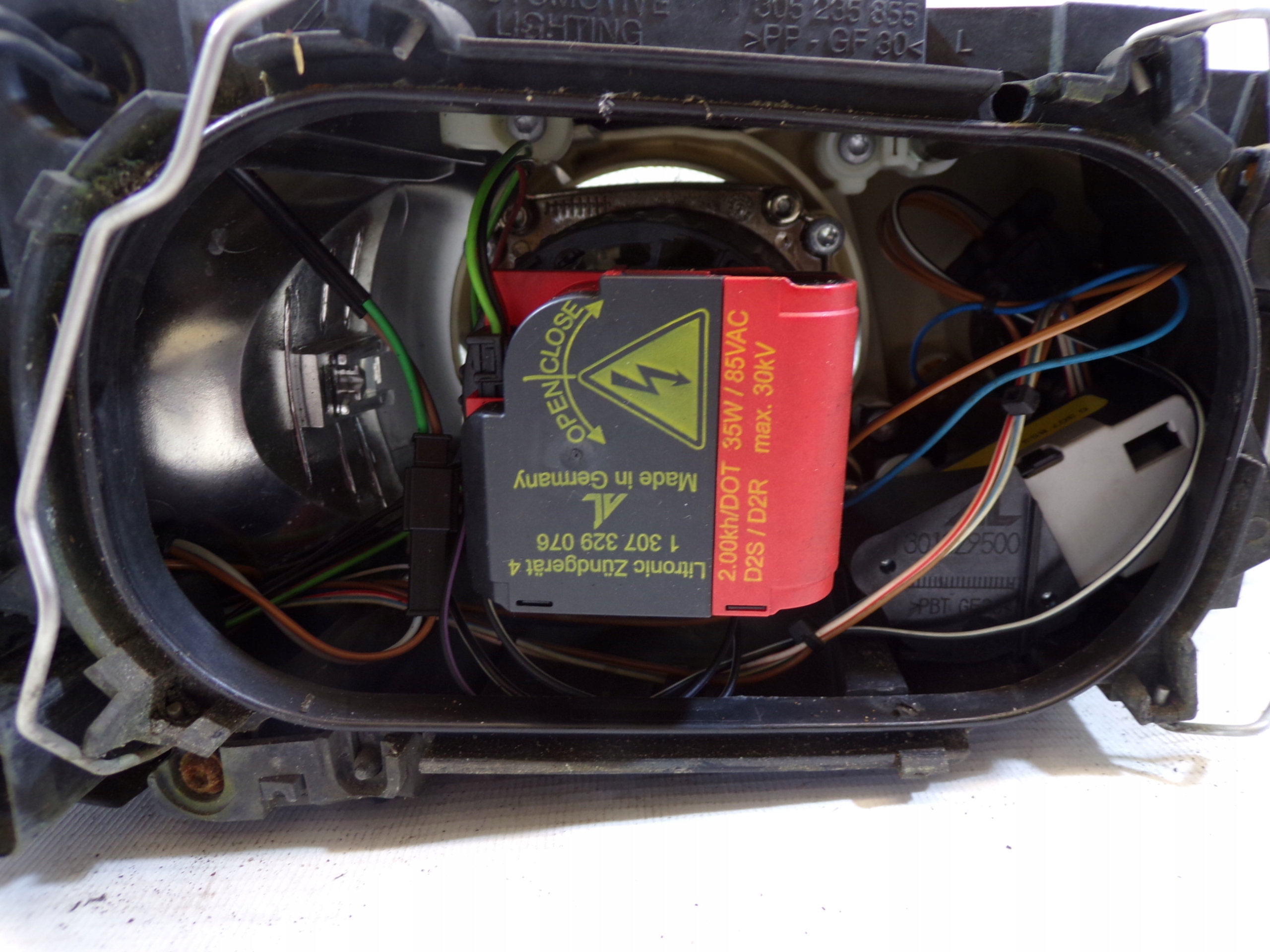 light front front left VOLVO V50 XENON