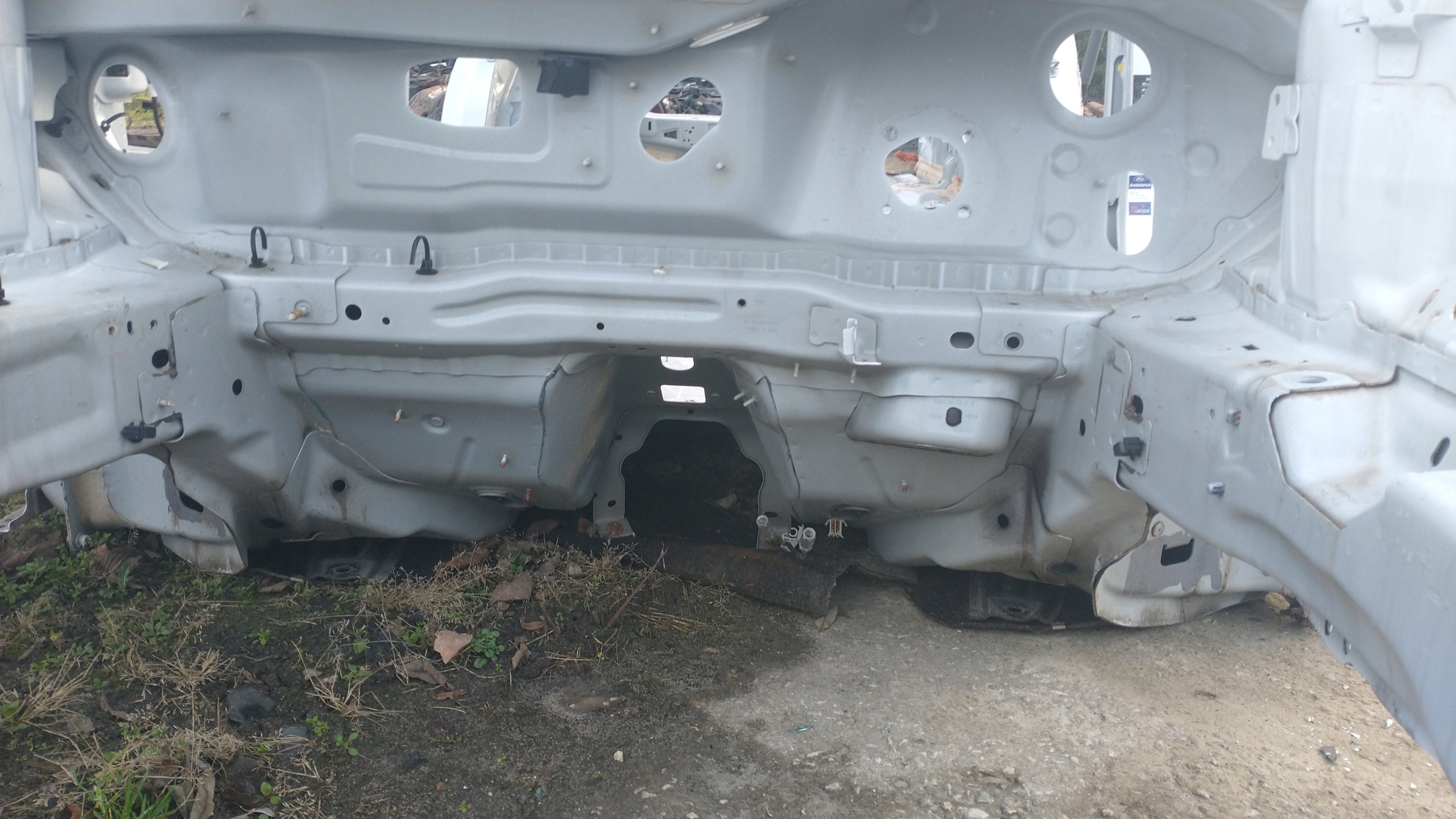 FORD FOCUS MK4 ĆWIARTKA PRAWA LEWA ŚCIANA GRODZIOWA EUROPA Typ samochodu Samochody osobowe