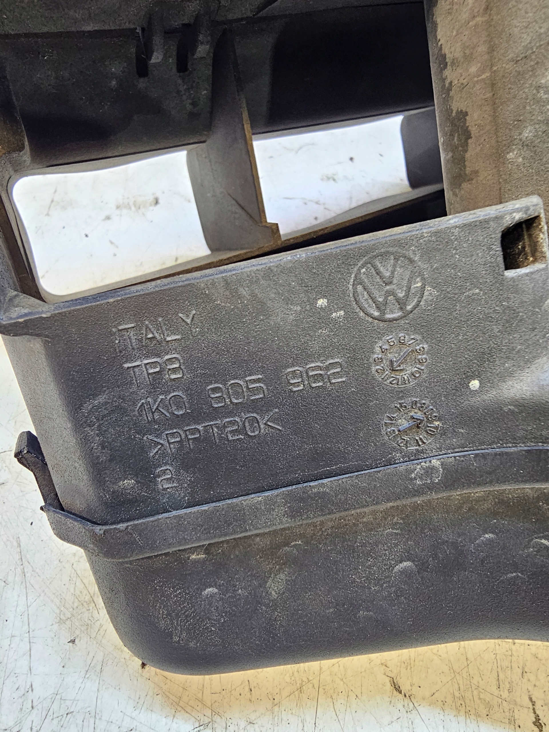 přívod vzduchovod AUDI VW SEAT 5P0805971