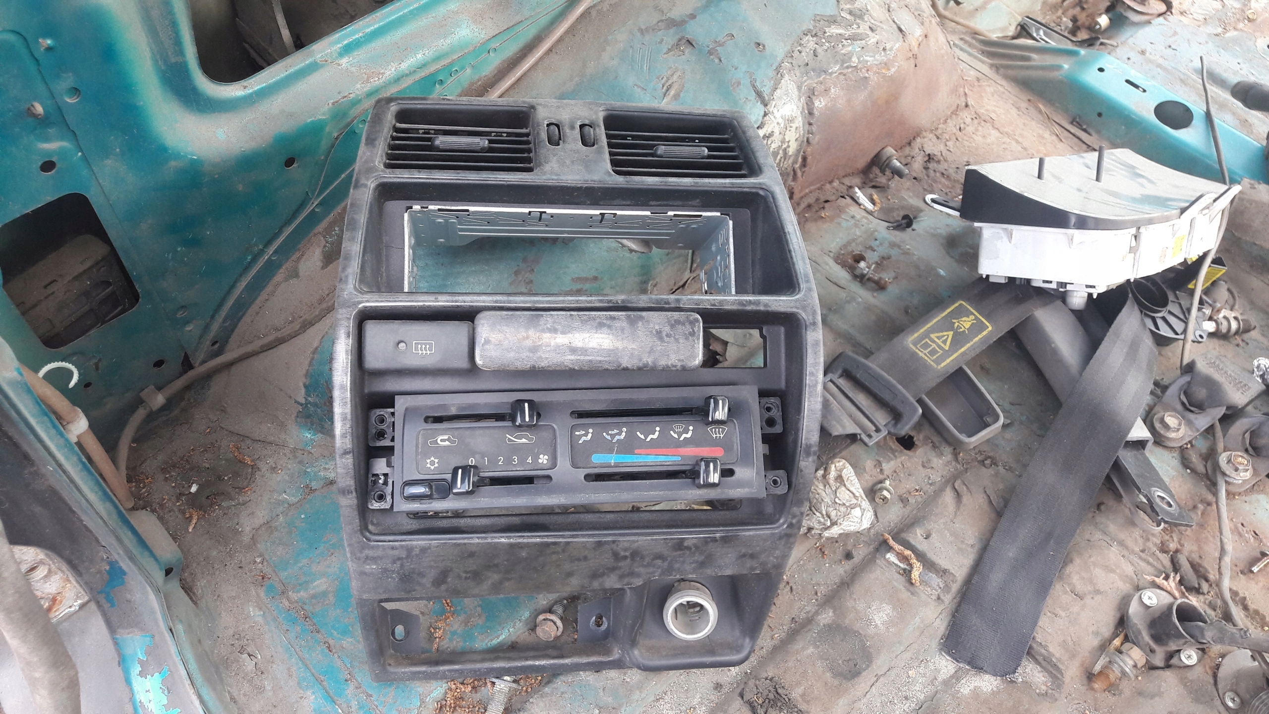 Панель воздух клима FORD МОВЕРИК 2.4 TERRANO