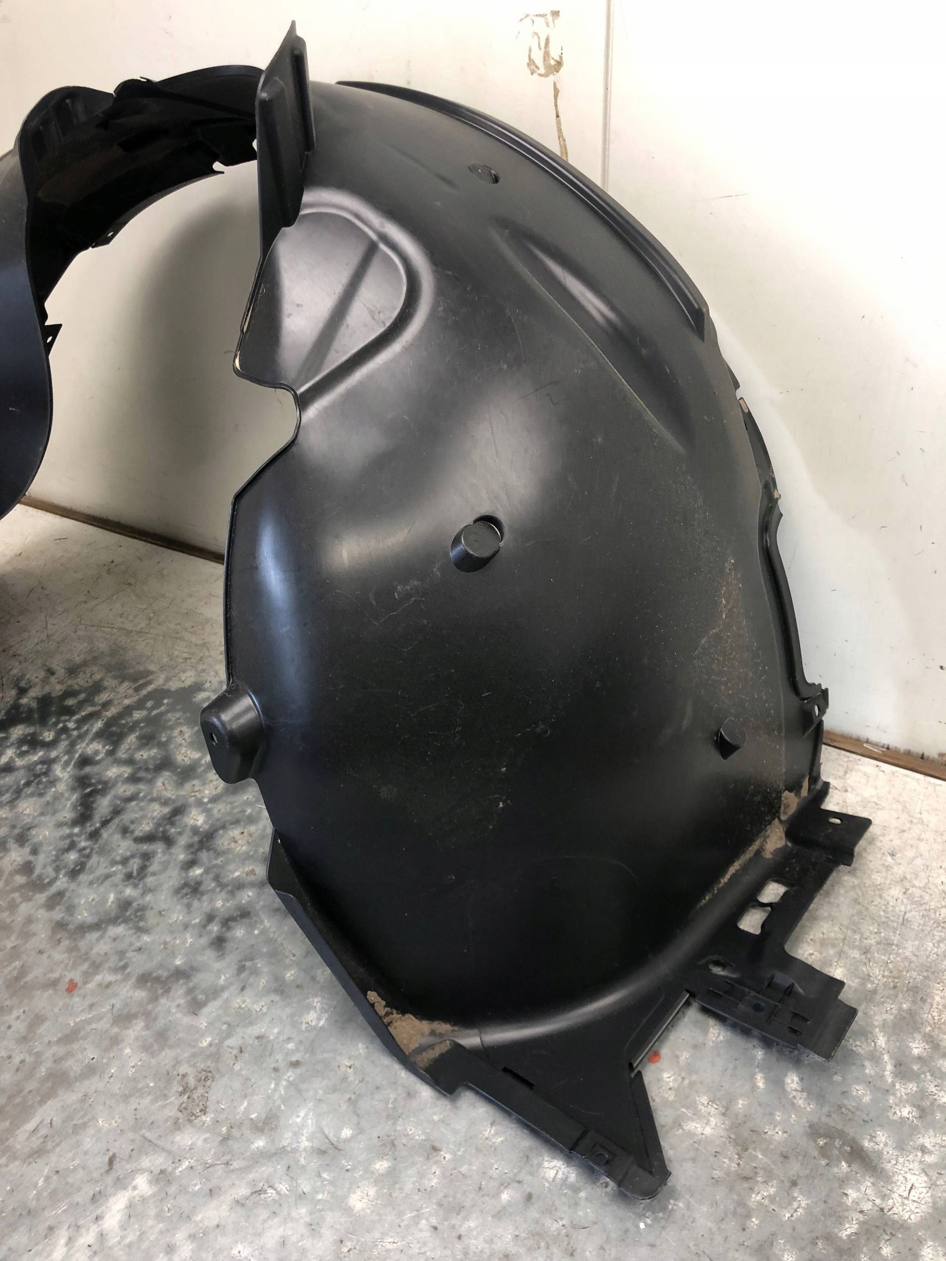 mudguard right front AUDI Q2 81M821172