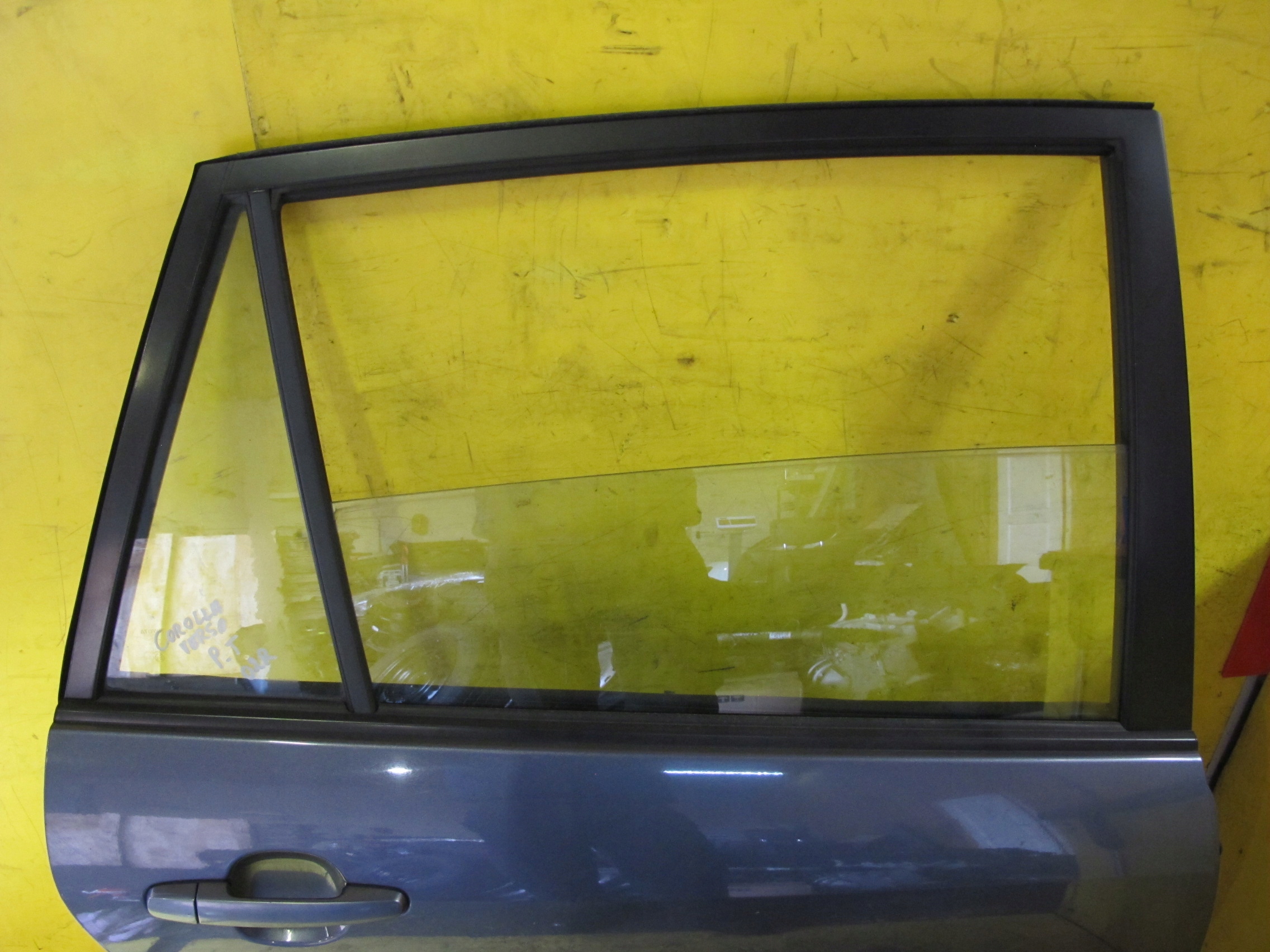 TOYOTA COROLLA VERSO E12 01-04 Tür rechts heck 8N6