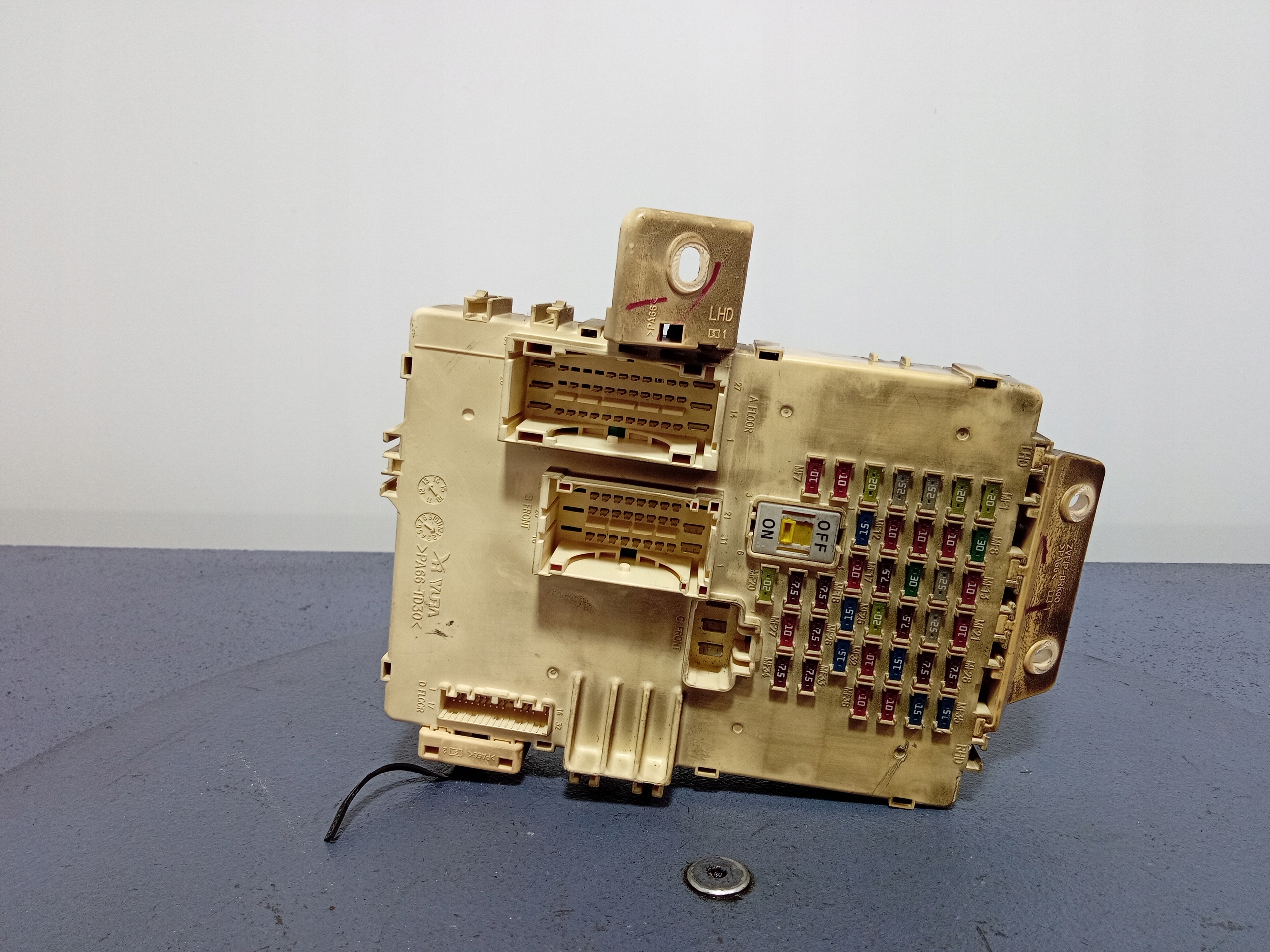 HYUNDAI I40 SKRZYNKA BEZPIECZNIKÓW 91950-3Z011