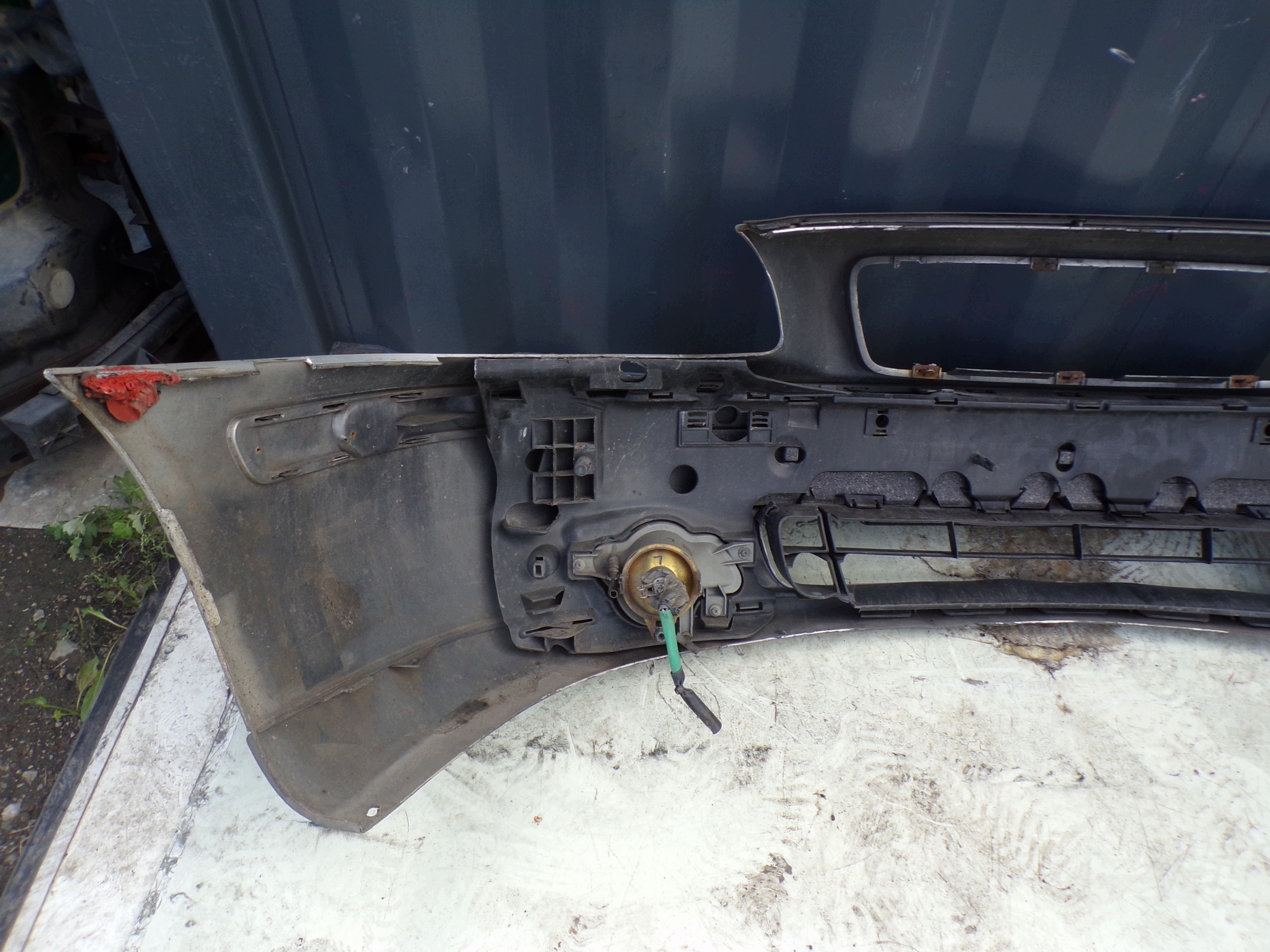 front bumper front VOLVO V70 2 II washers (R1)