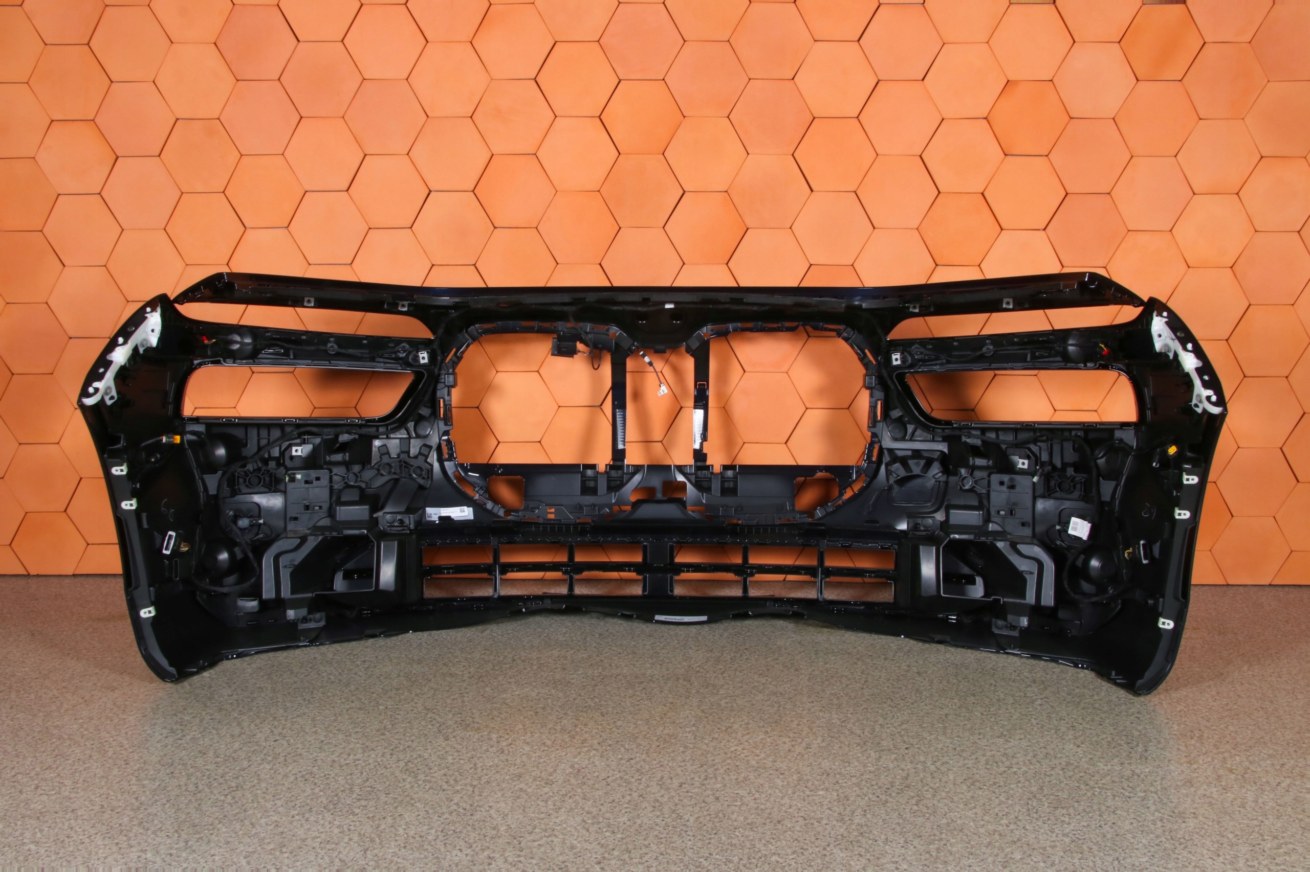 BMW 7 G70 i7 bumper front front colour 416