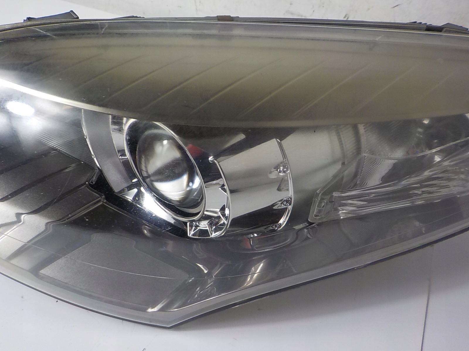 RENAULT MEGANE III XENON light left front front UK 260600022R