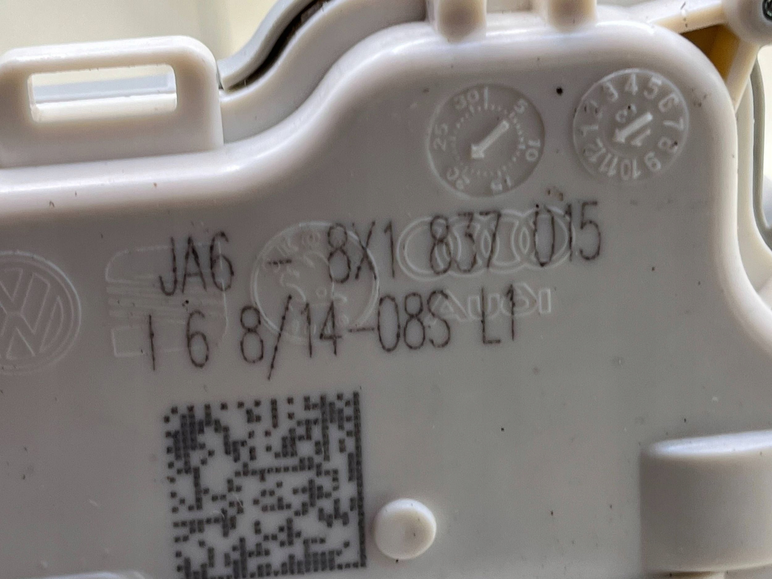 8X1837015, lock door left front AUDI A4 B9 !J