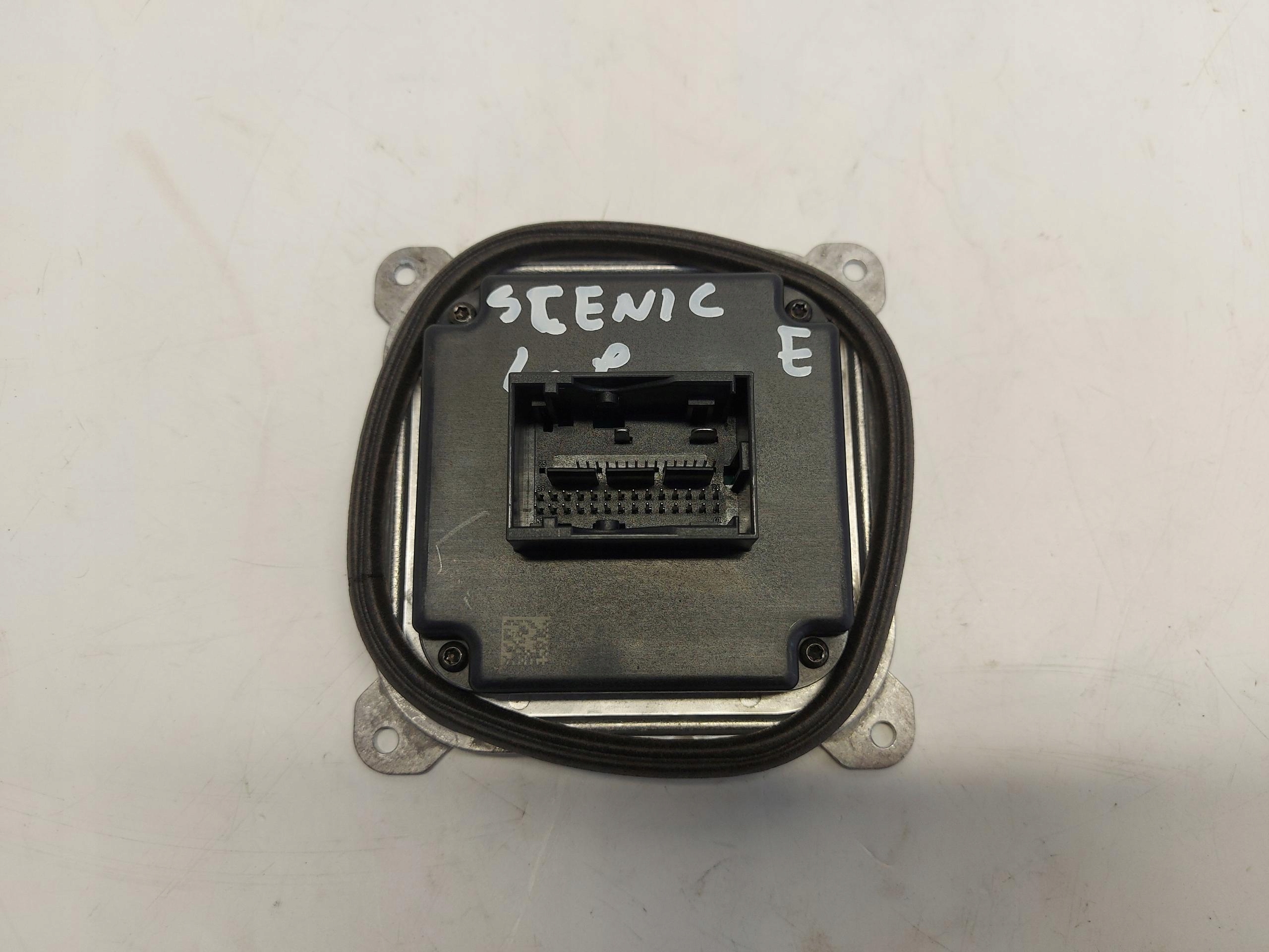 RENAULT Scenic E-Tech V 5 control unit lights front left 260555572R