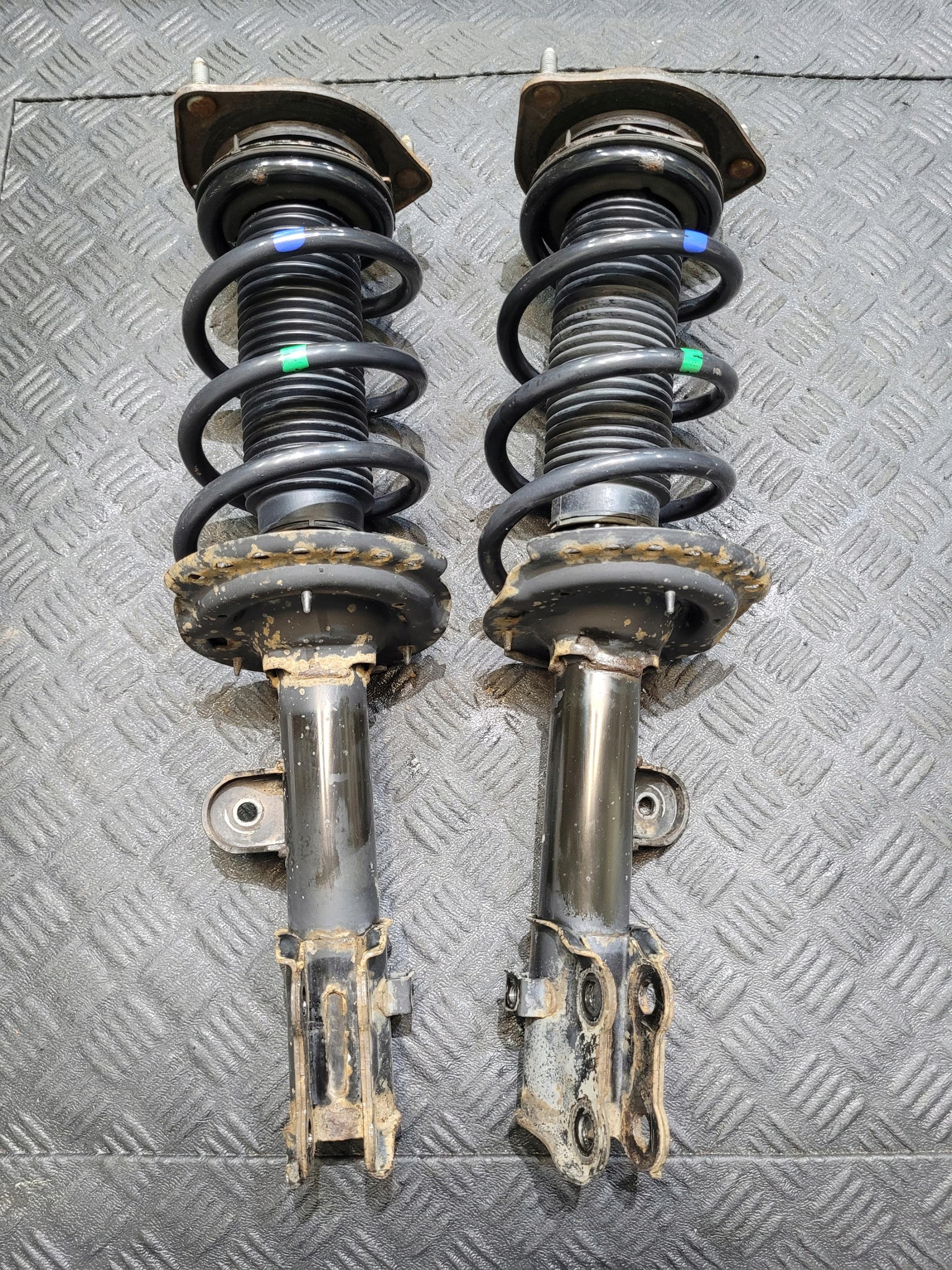 shock absorber front front left 44310-35100 SANGYONG TIVOLI 1.6 D e-XDi