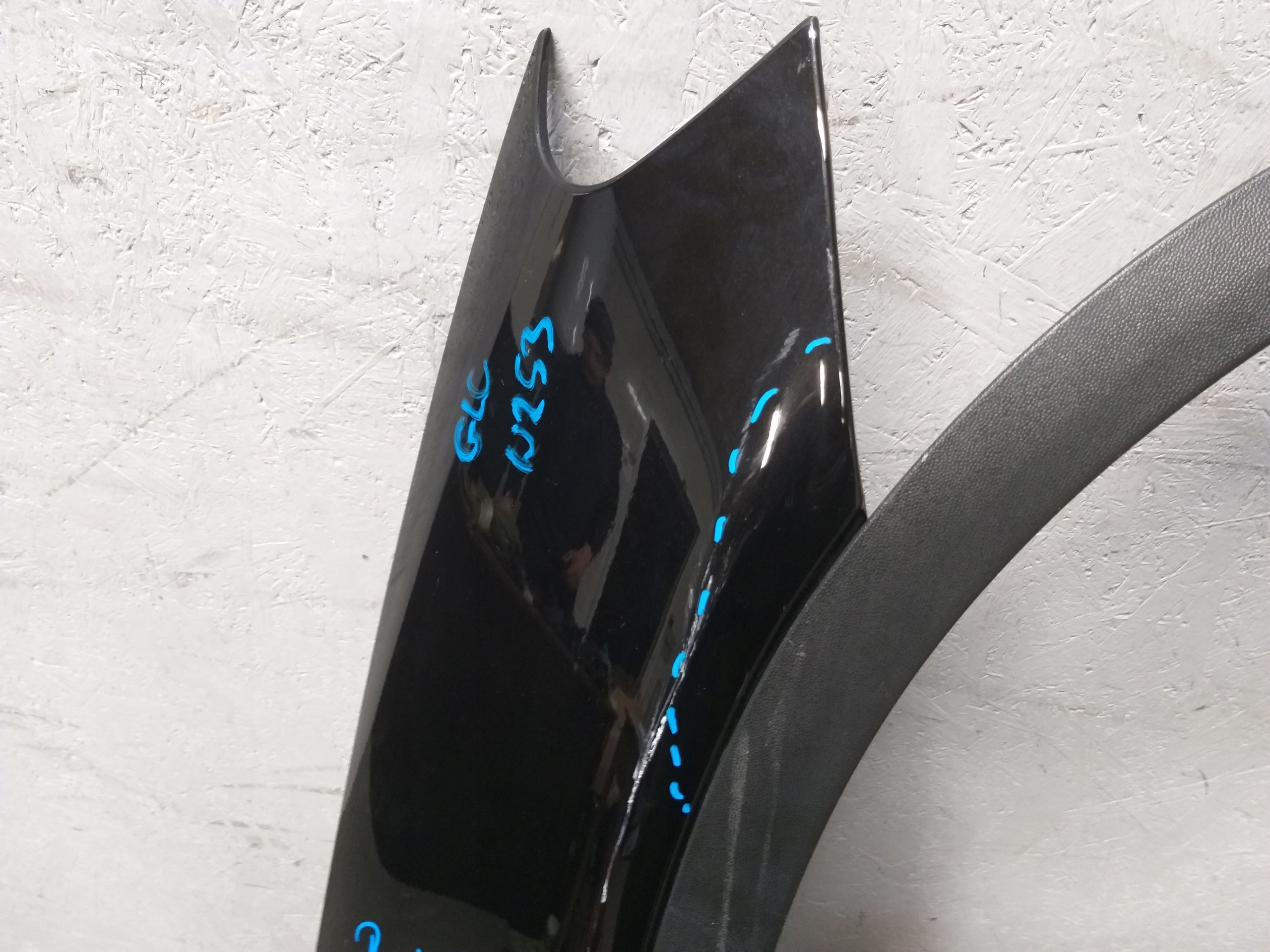 FENDER FRONT RIGHT MERCEDES GLC W253