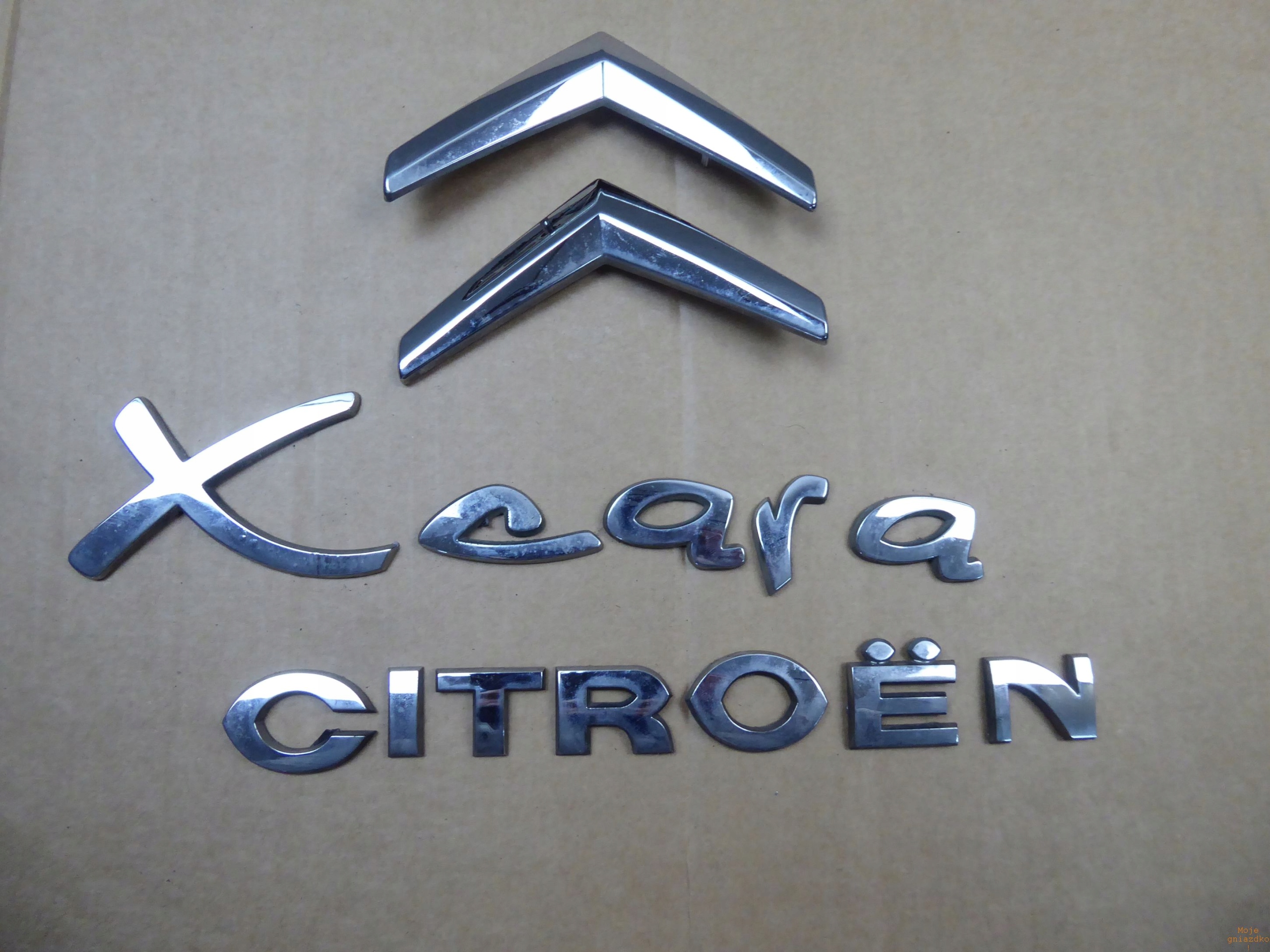 Citroen Logo Colors  Citroen logo, Citroen, Xsara