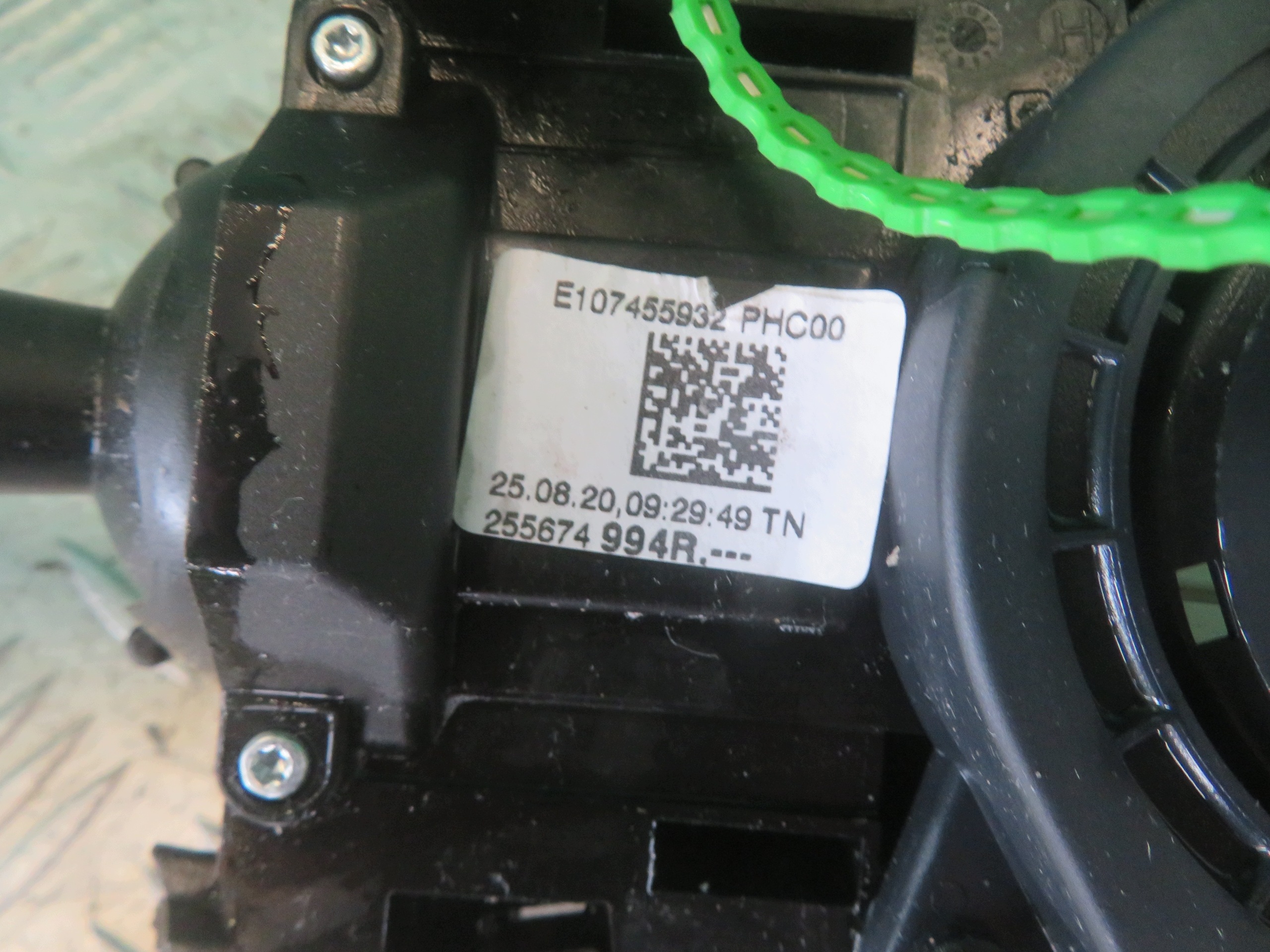 commande levier commodo sous volant RENAULT TRAFIC OPEL VIVARO 20R 255674994R