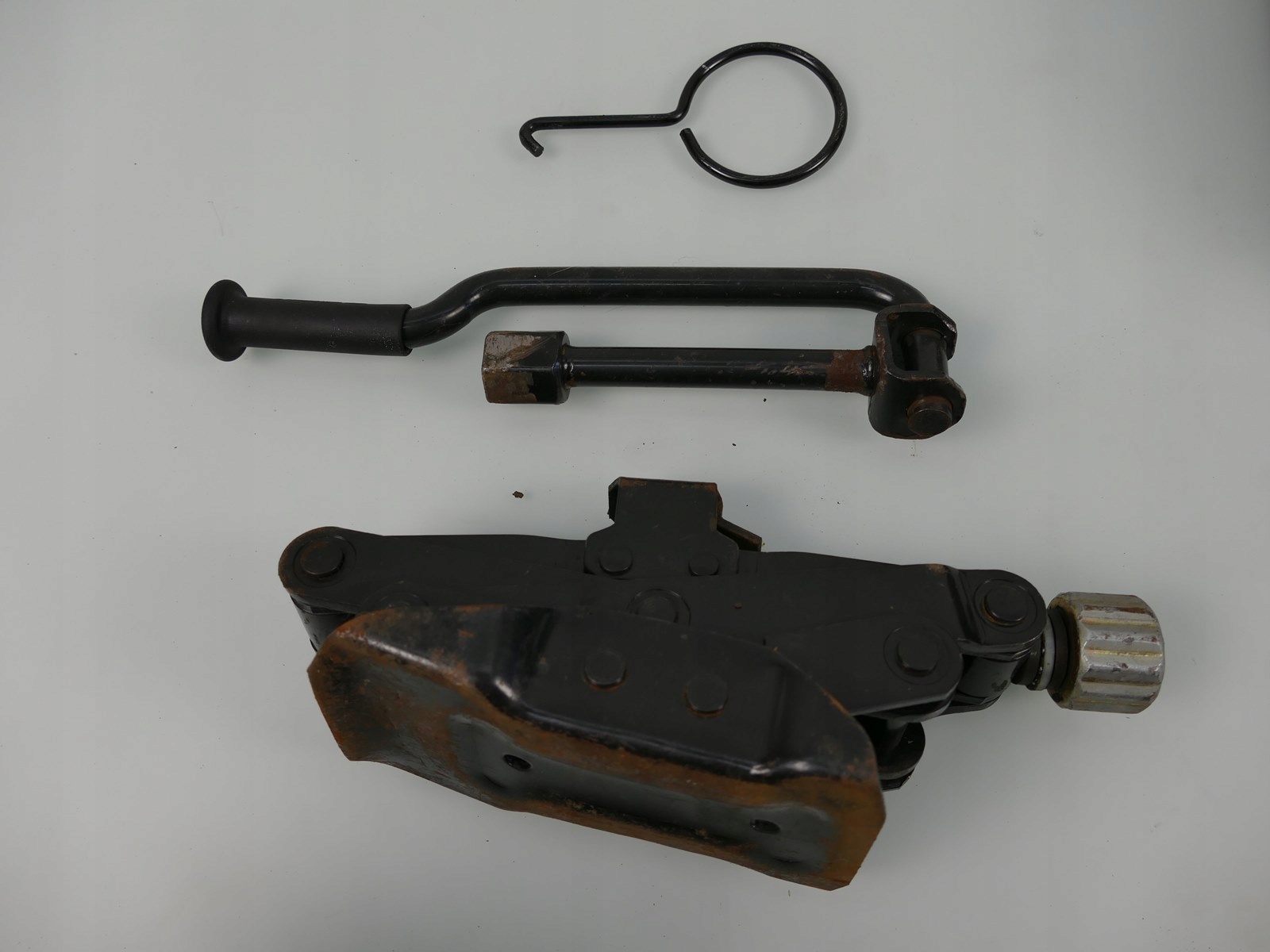 RENAULT SCENIC AND LEVER LIFT STYROFOAM CONTRIBUTION
