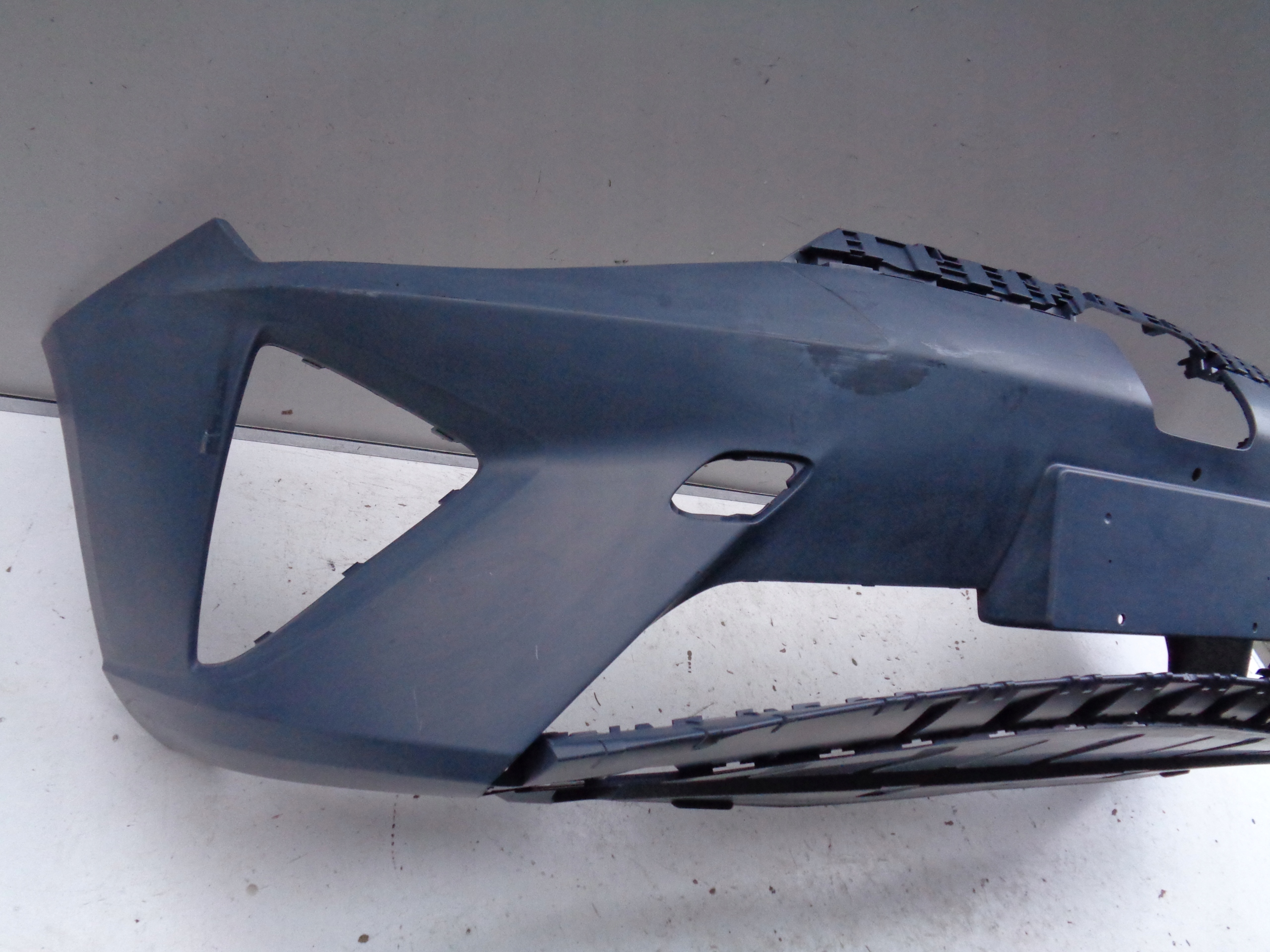 NO-WY-- front bumper MG 5 MG5 EV 22- NR 44120