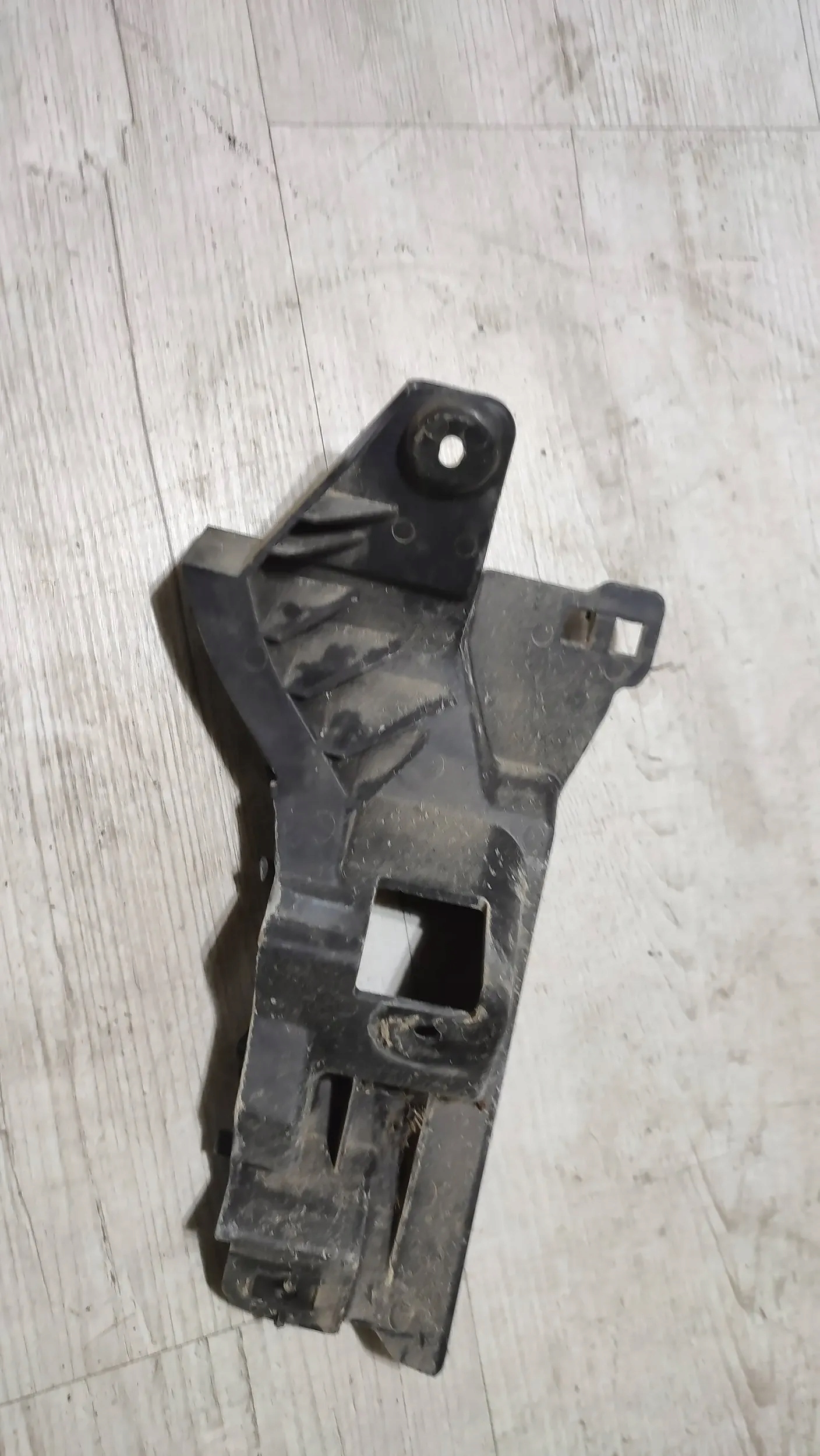 Fiat Tipo II HB 19r. 1.4 rear part side right bumper bracket