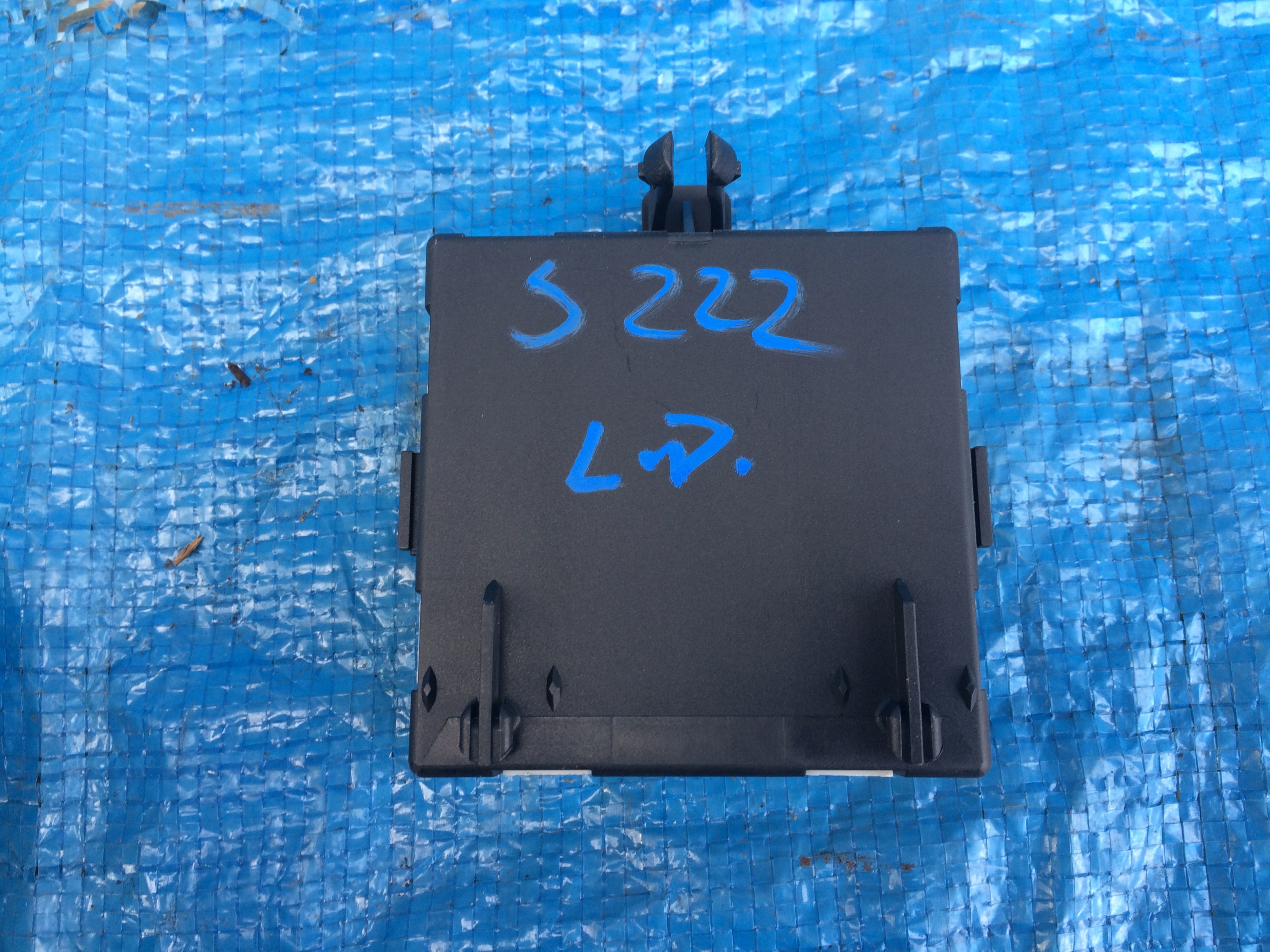 A2229001809 - MERCEDES S класс W222 модуль драйвера двери