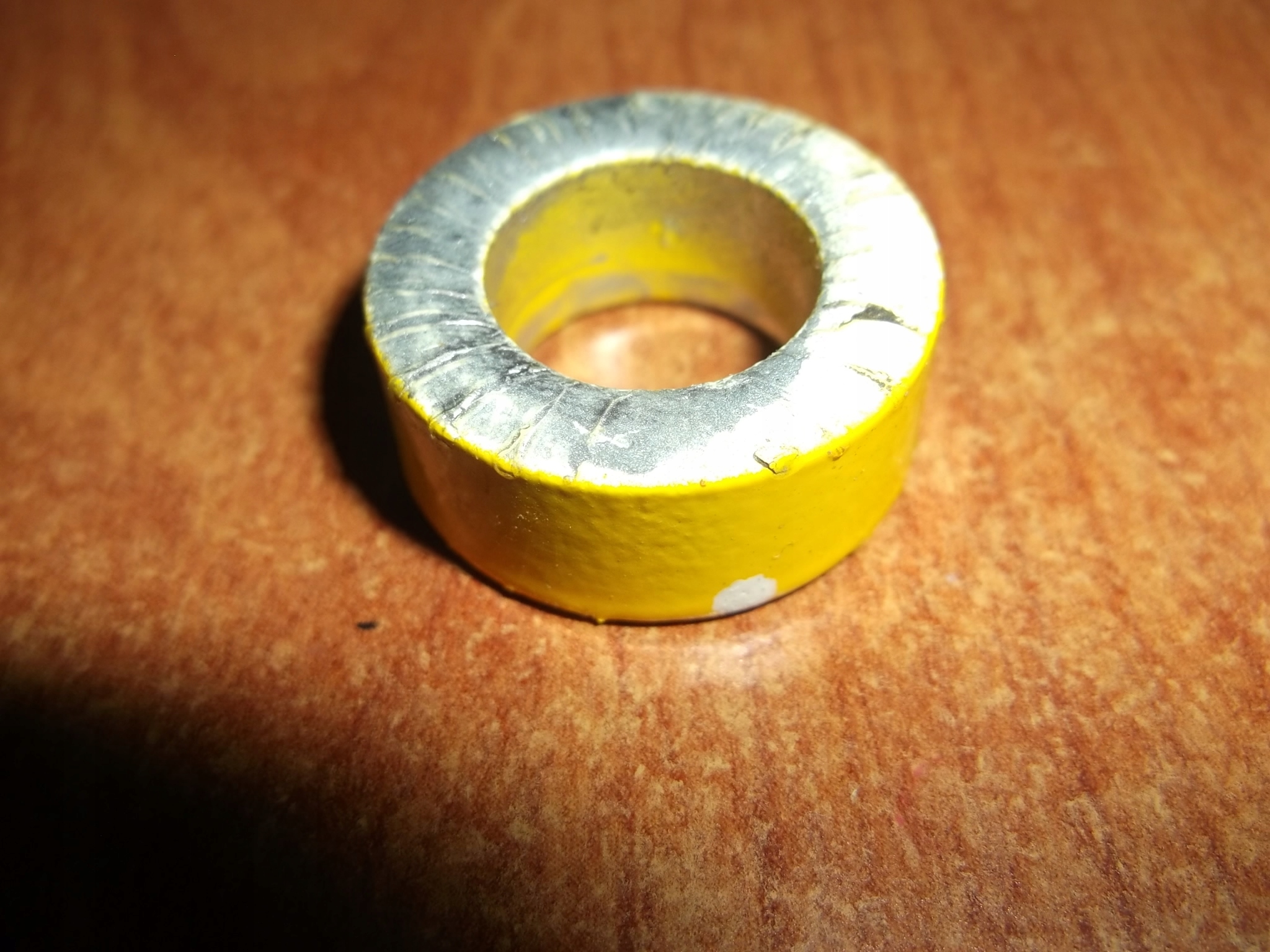 RDZEŃ FERRYTOWY TOROIDALNY filtr ~~23 x 13 x 9