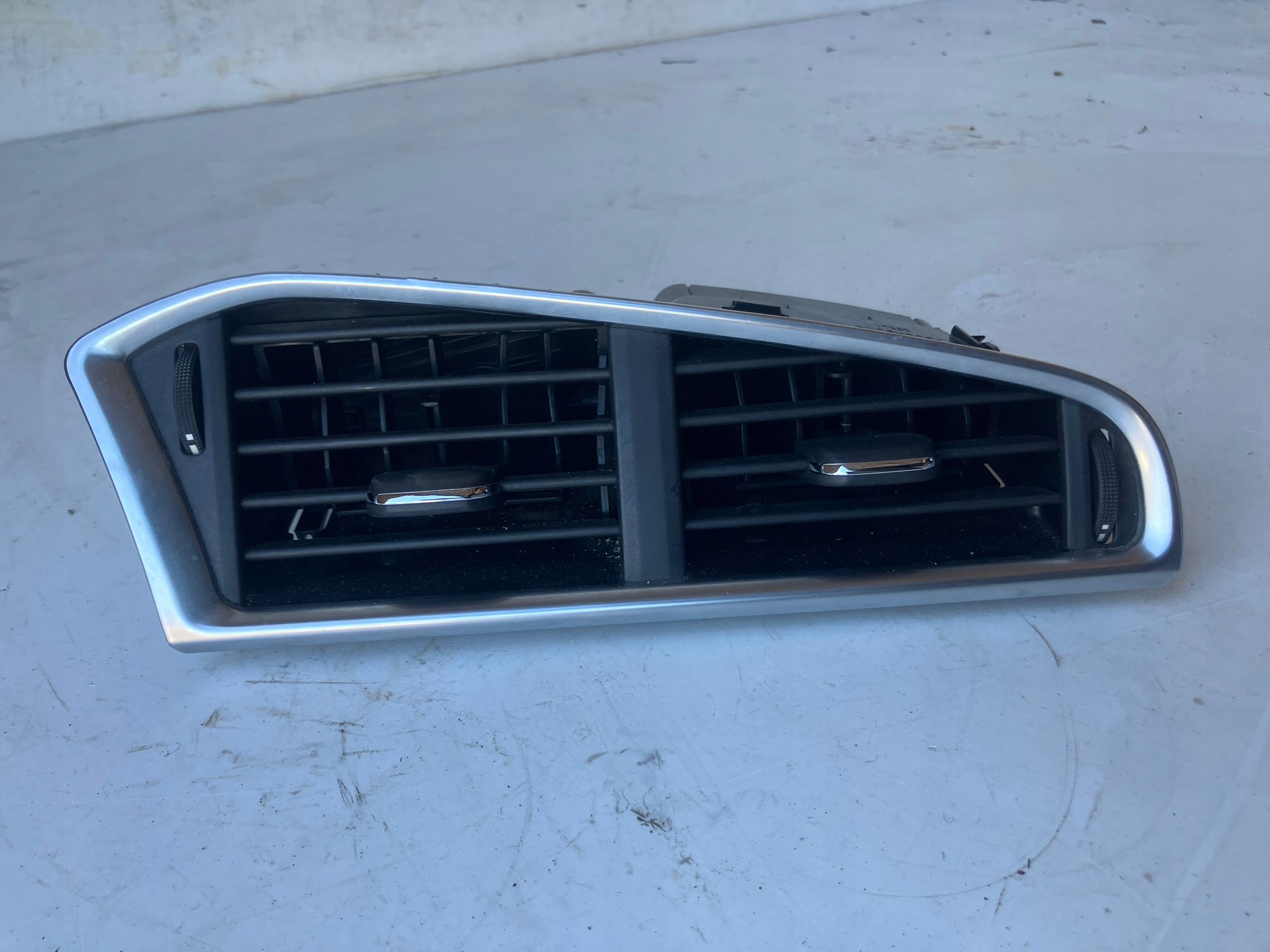 grid air conditioning devices central CITROEN C4 II B7 9676609977