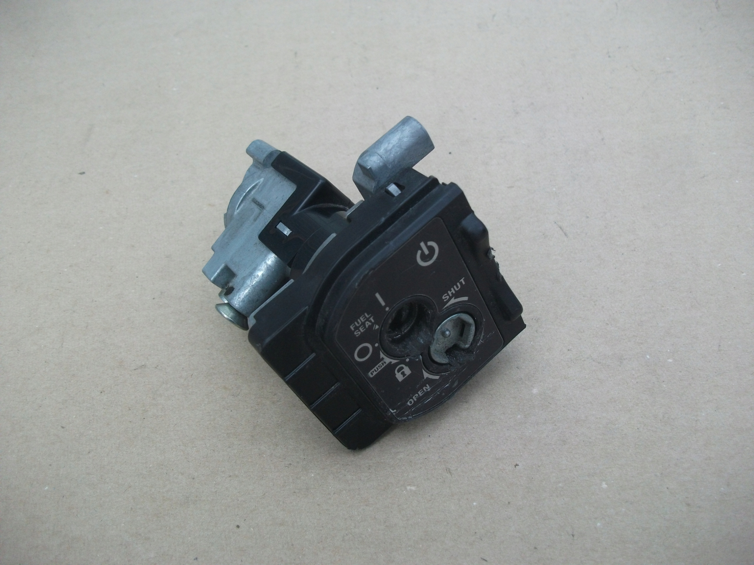 HONDA PCX 125 14 17 STACYJKA OBUDOWA