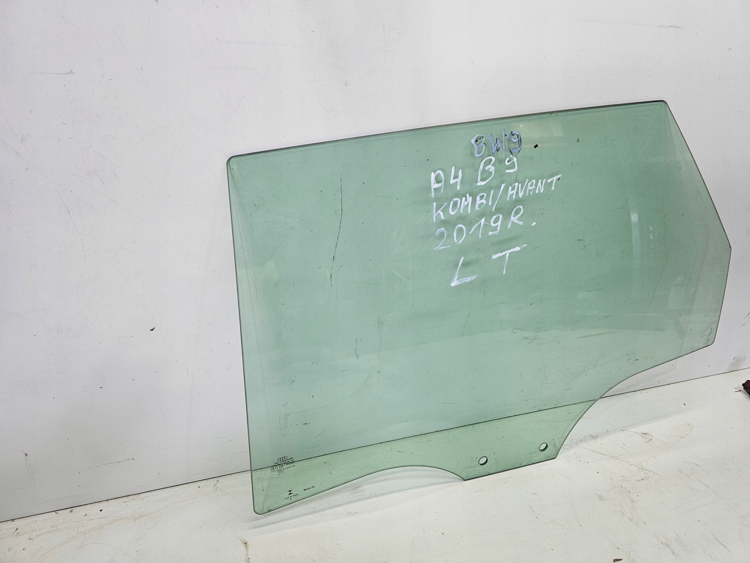 window side door left rear part AUDI A4 B9 AVANT 8W9845205 2019R