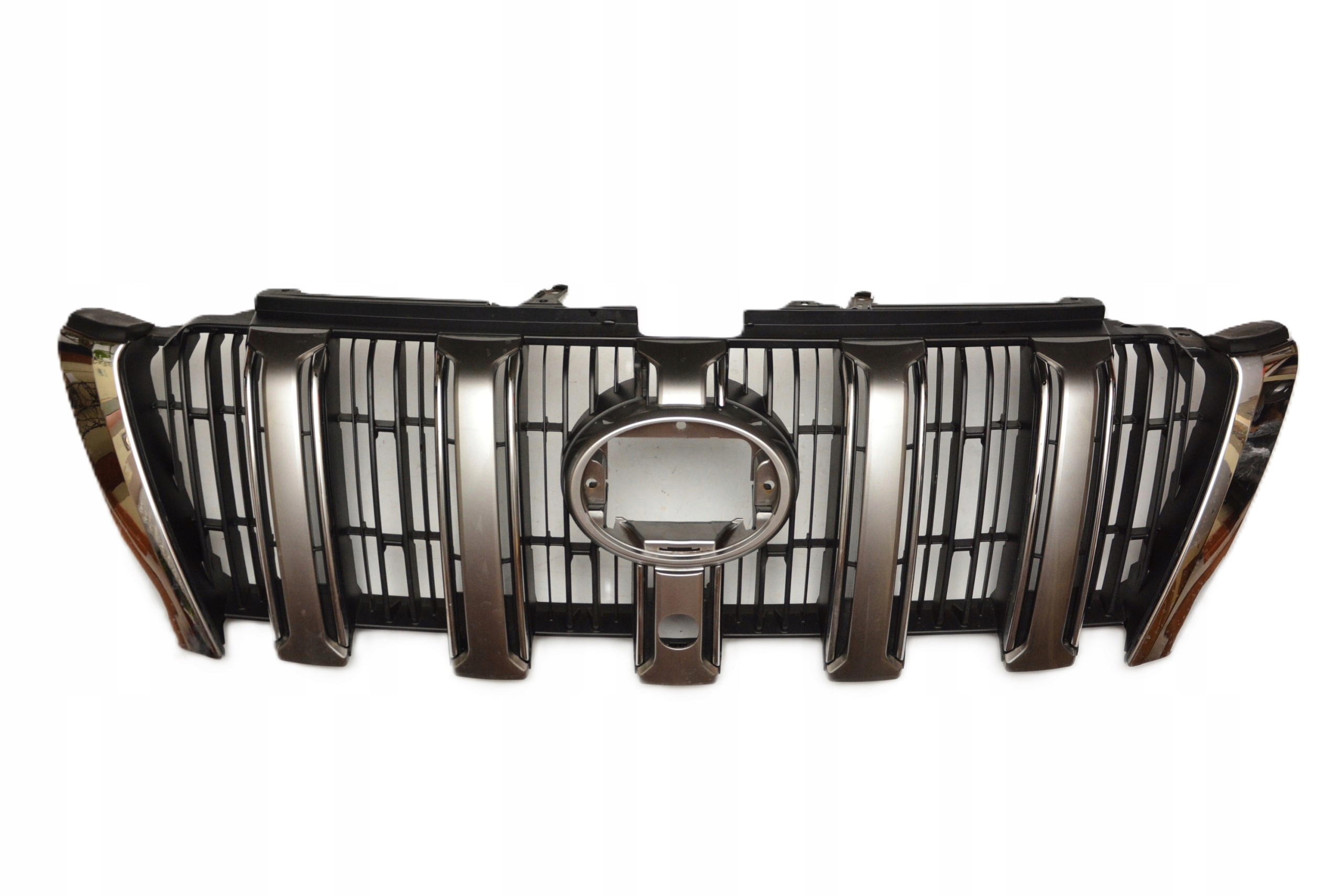 Toyota Land Cruiser J8/J10/J20 J8 Kühlergrill FRONTGRILL 5311160A71A - Image 1