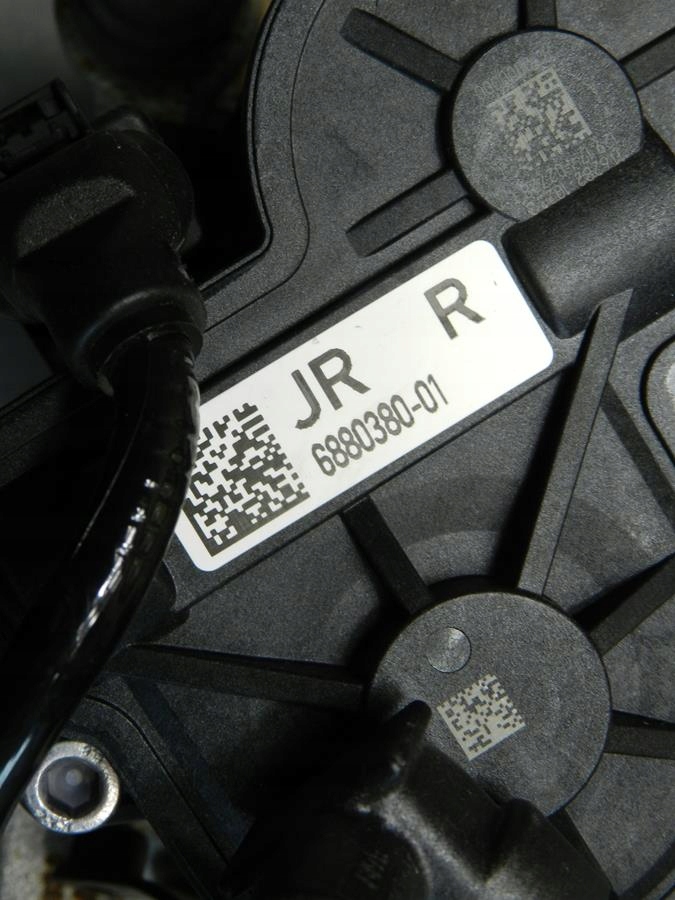 BMW X1 F48 2.0 D caliper right rear part 6880380