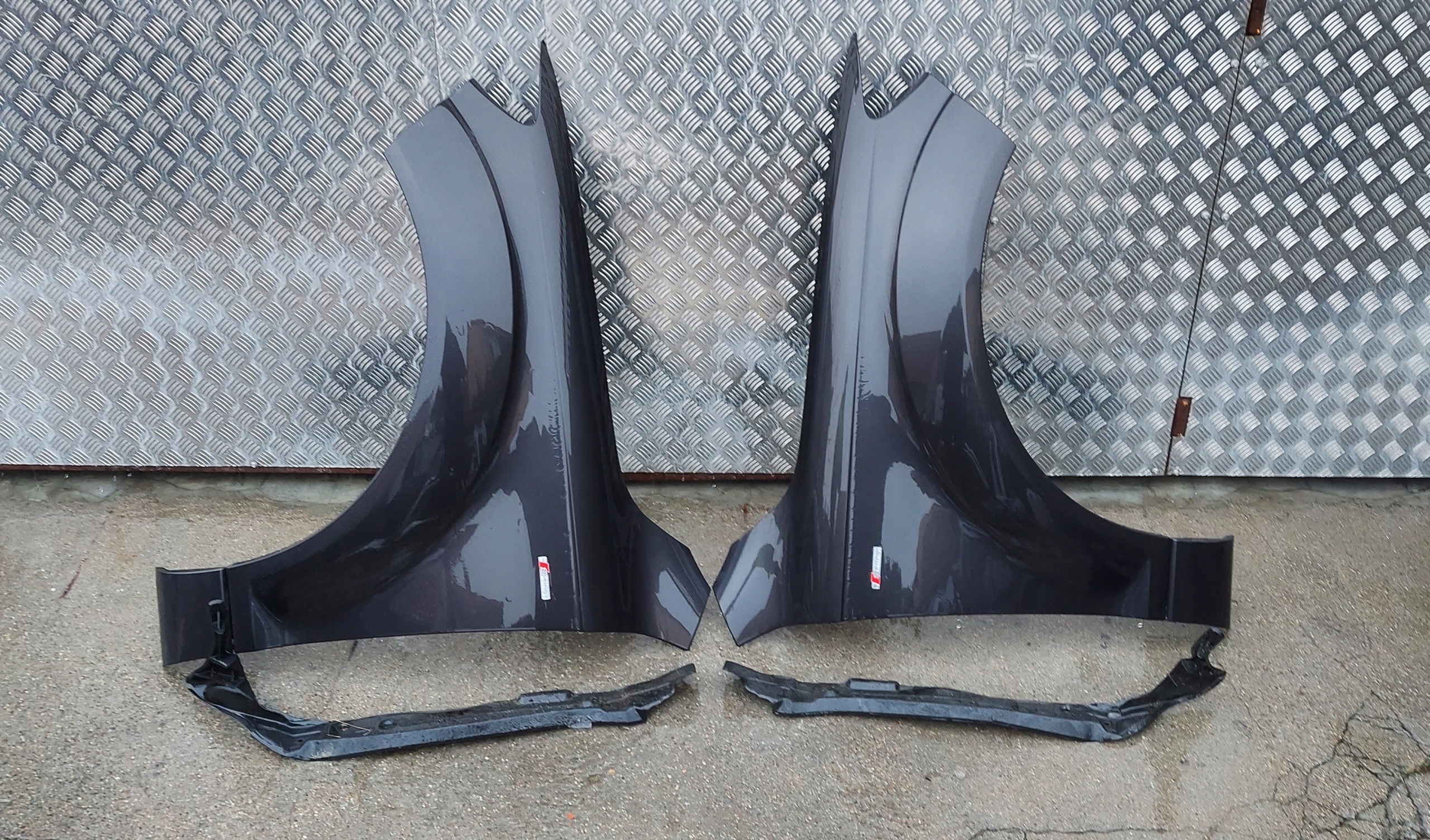 fender right front AUDI Q7 4L 05-15 LAK: LZ7L