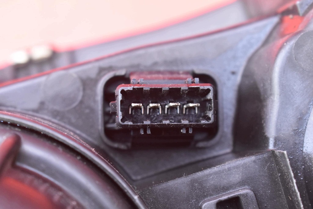 REFLEKTOR left light front EU 9178465 VOLVO S60 1 and 00-04