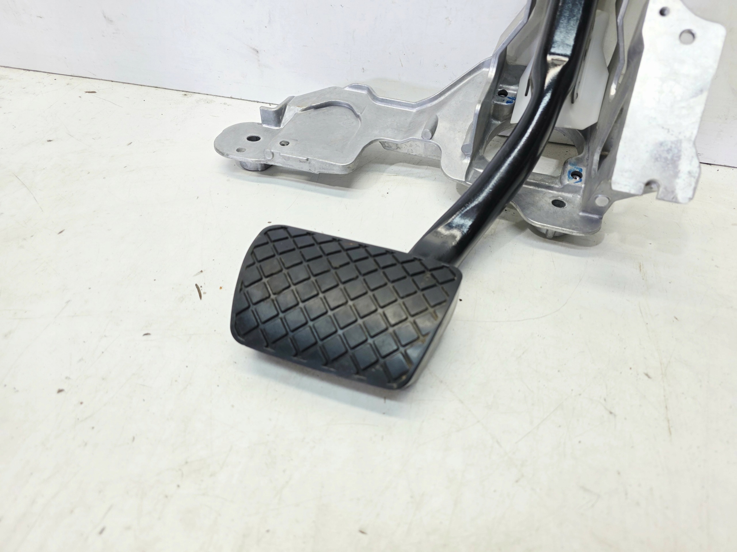 support PEDALOW brakes gas AUDI A6 C8 A7 4K1723117